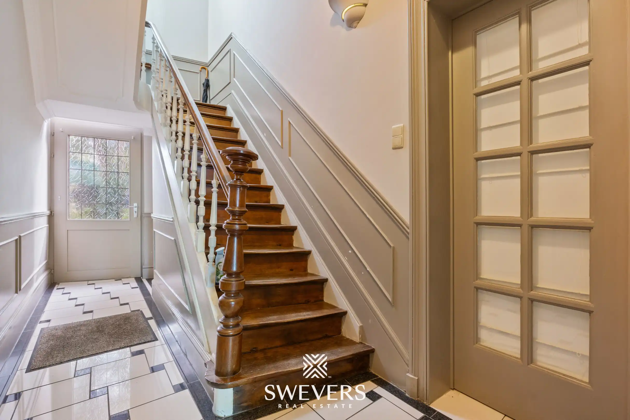 Klassiek herenhuis met veel mogelijkheden, zolder van 130 m² en zuidgerichte tuin foto 17