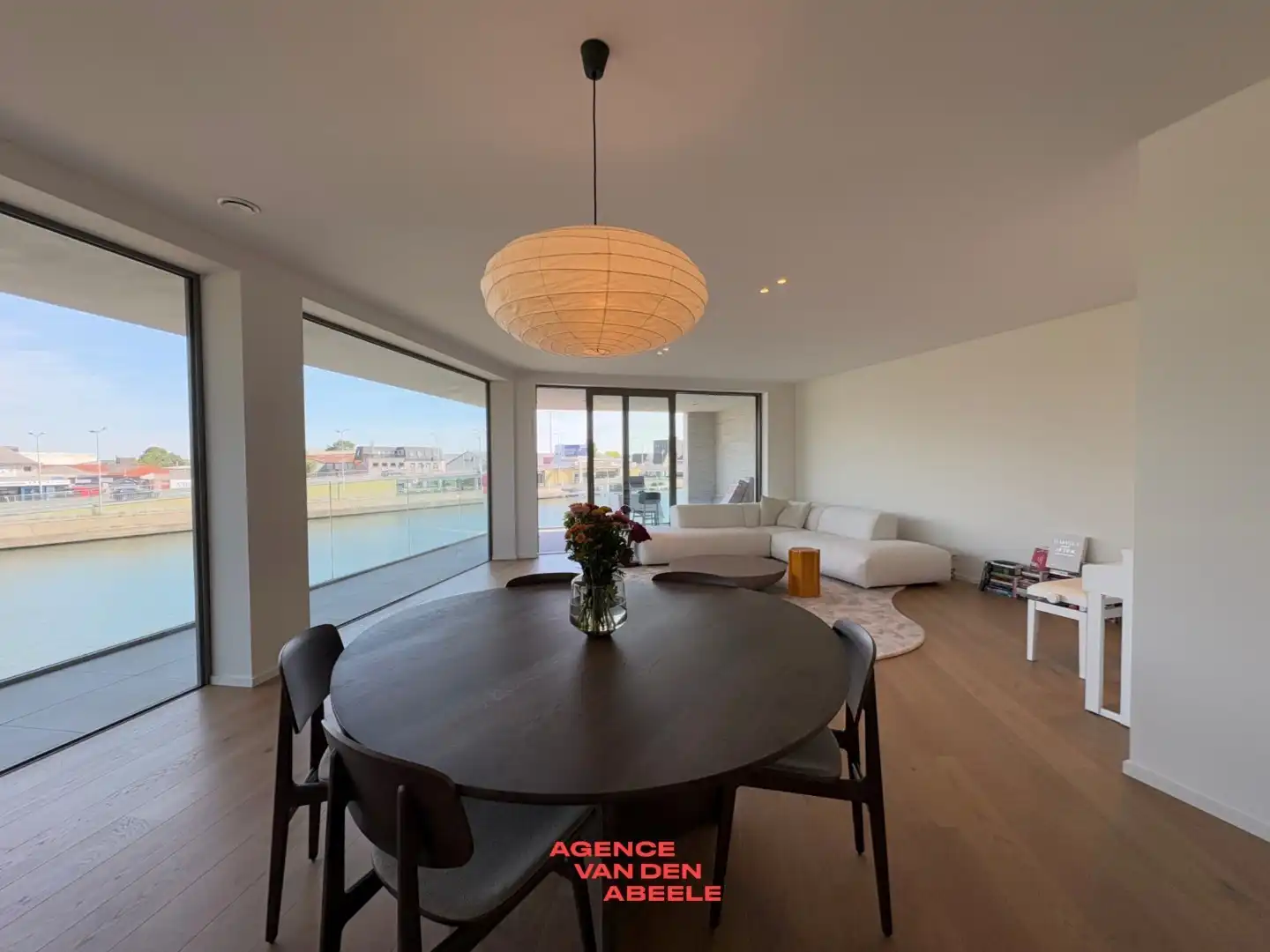 Lichtrijk nieuwbouwappartement met 2 slaapkamers en terras foto 3