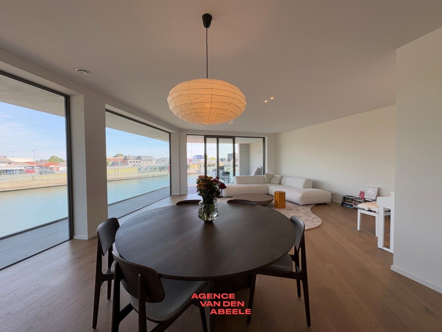 Lichtrijk nieuwbouwappartement met 2 slaapkamers en terras foto 3