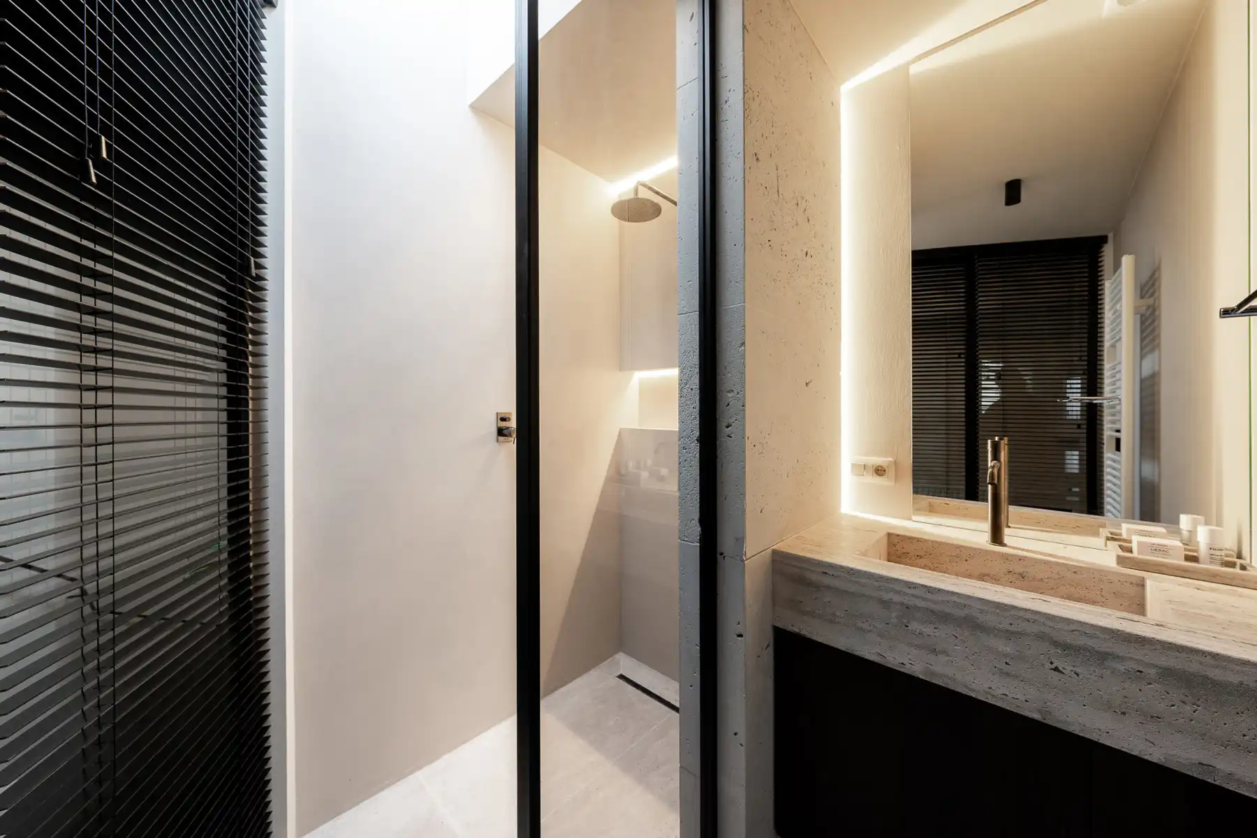 Luxueus appartement met tuin en parking op ‘t Zuid foto 14