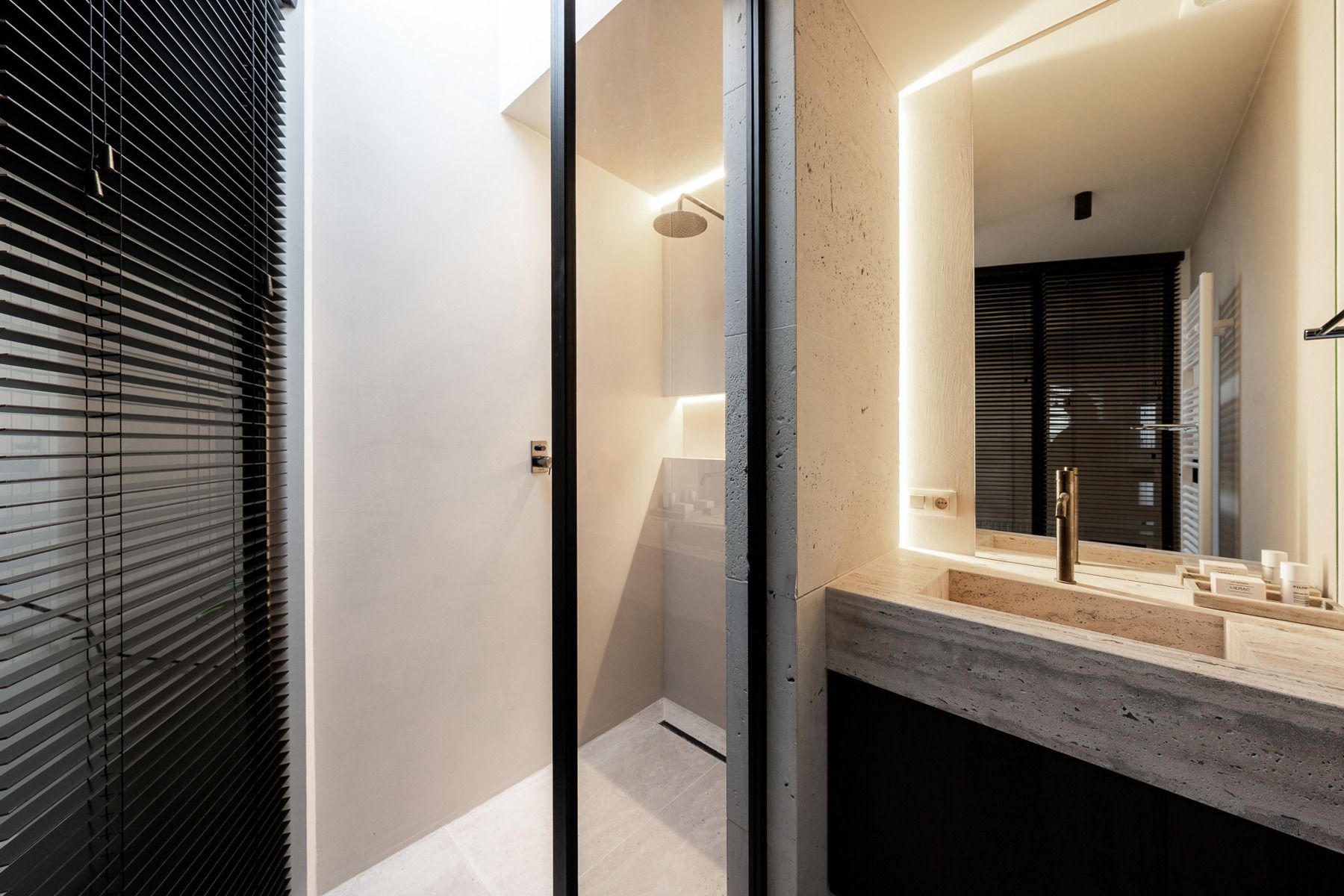 Luxueus appartement met tuin en parking op ‘t Zuid foto 14