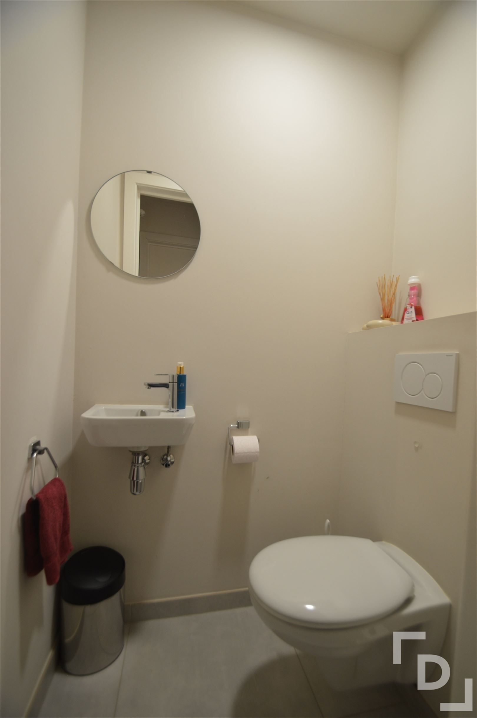 Centrum Poperinge, gezinswoning met tuin te huur. foto 20