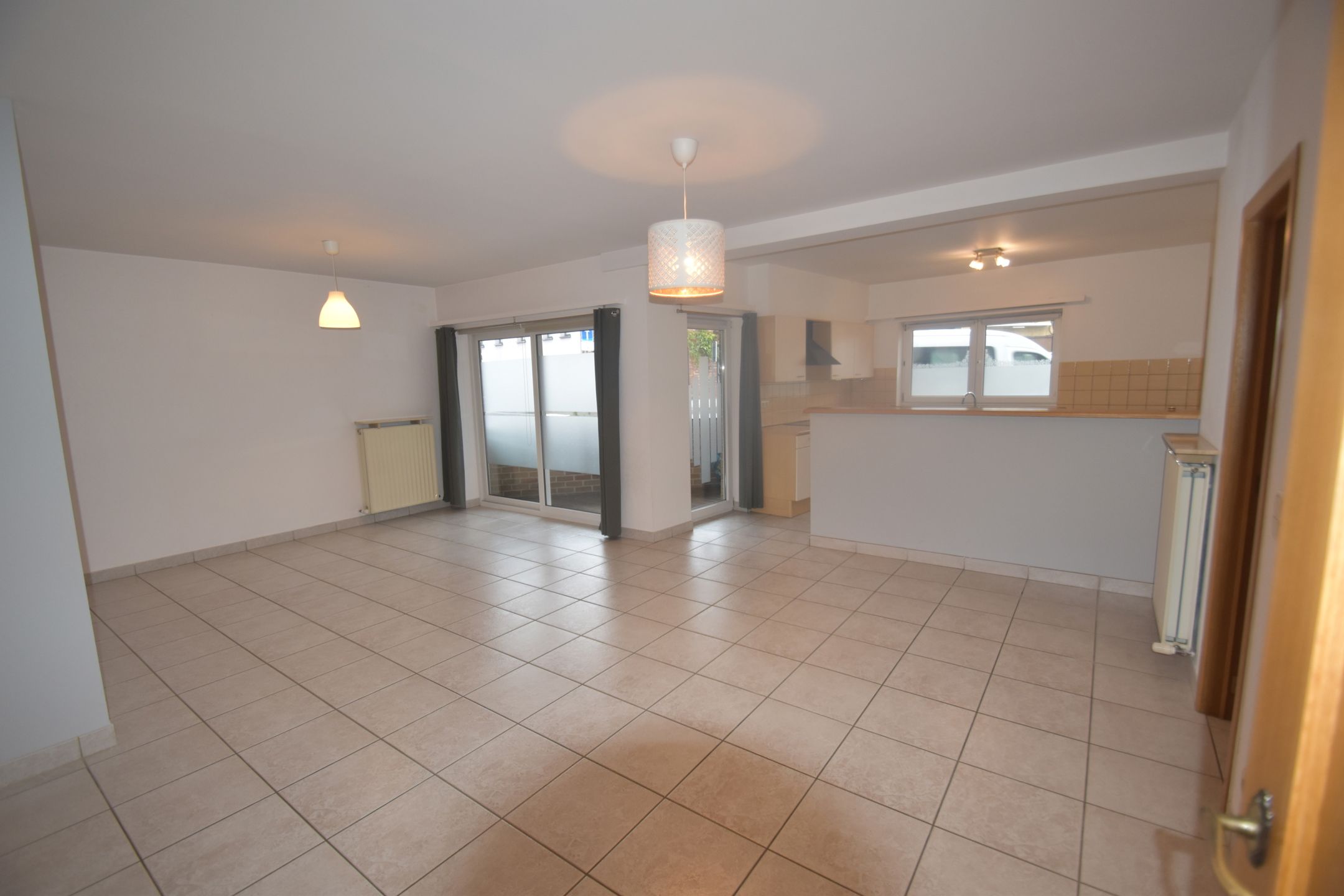 Nabij het station van D'monde gel., gelijkvl. 3 slpk-app. met 2 badk. en gar.  foto 3