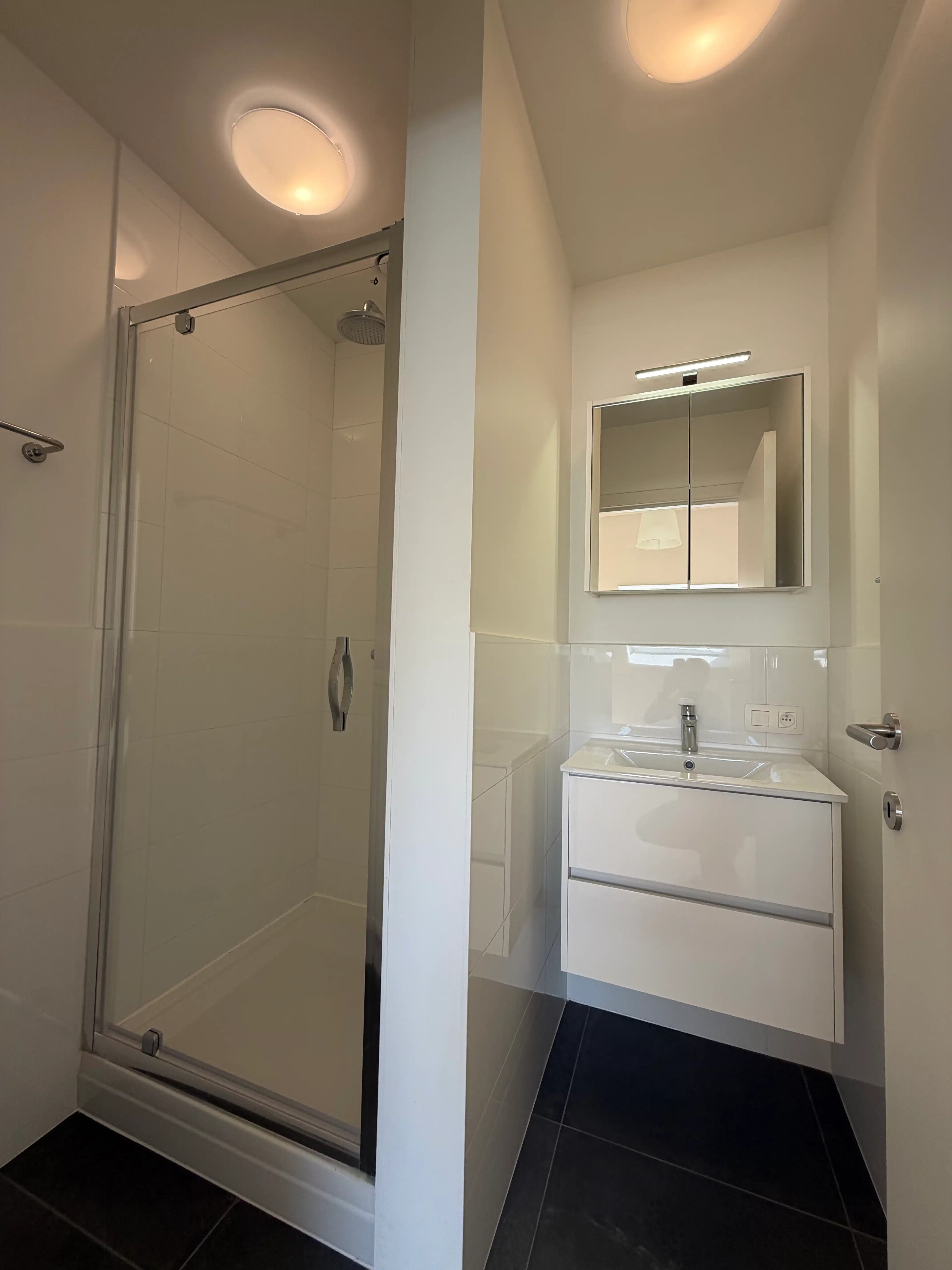 Prachtig duplexappartement met 2 slaapkamers, 2 badkamers, 2 terrassen en 1 autostaanplaats. foto 16