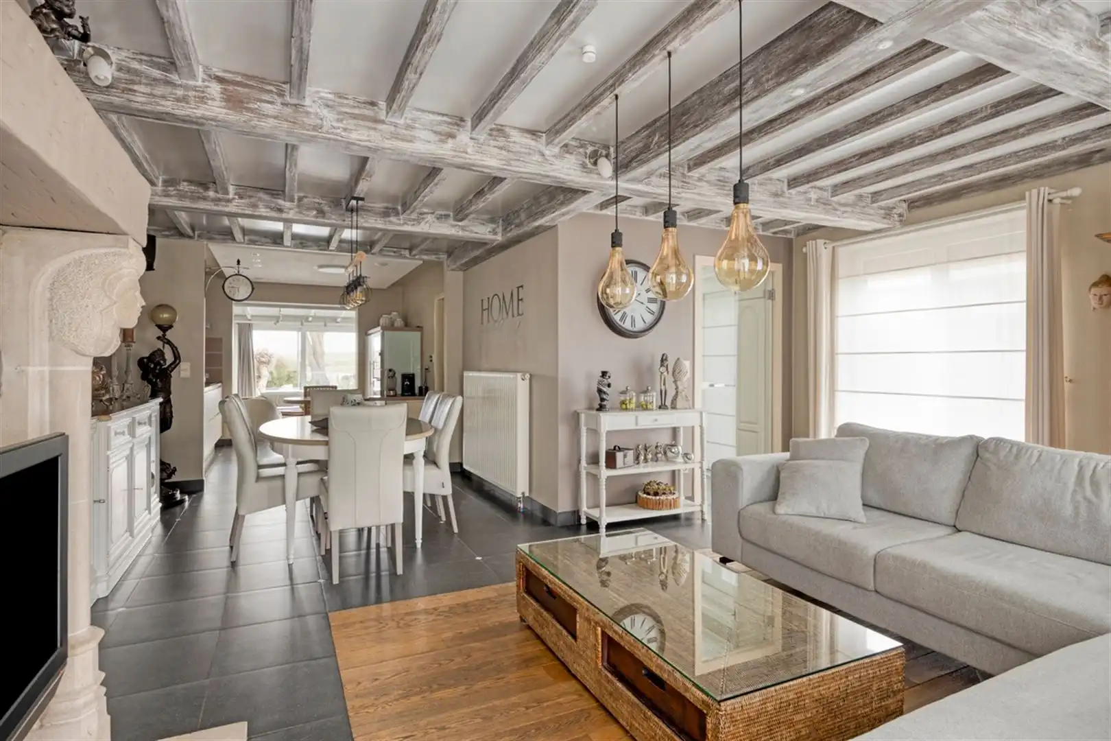 Goed onderhouden en mooi afgewerkte woning op een toplocatie te Oostakker.  foto 6