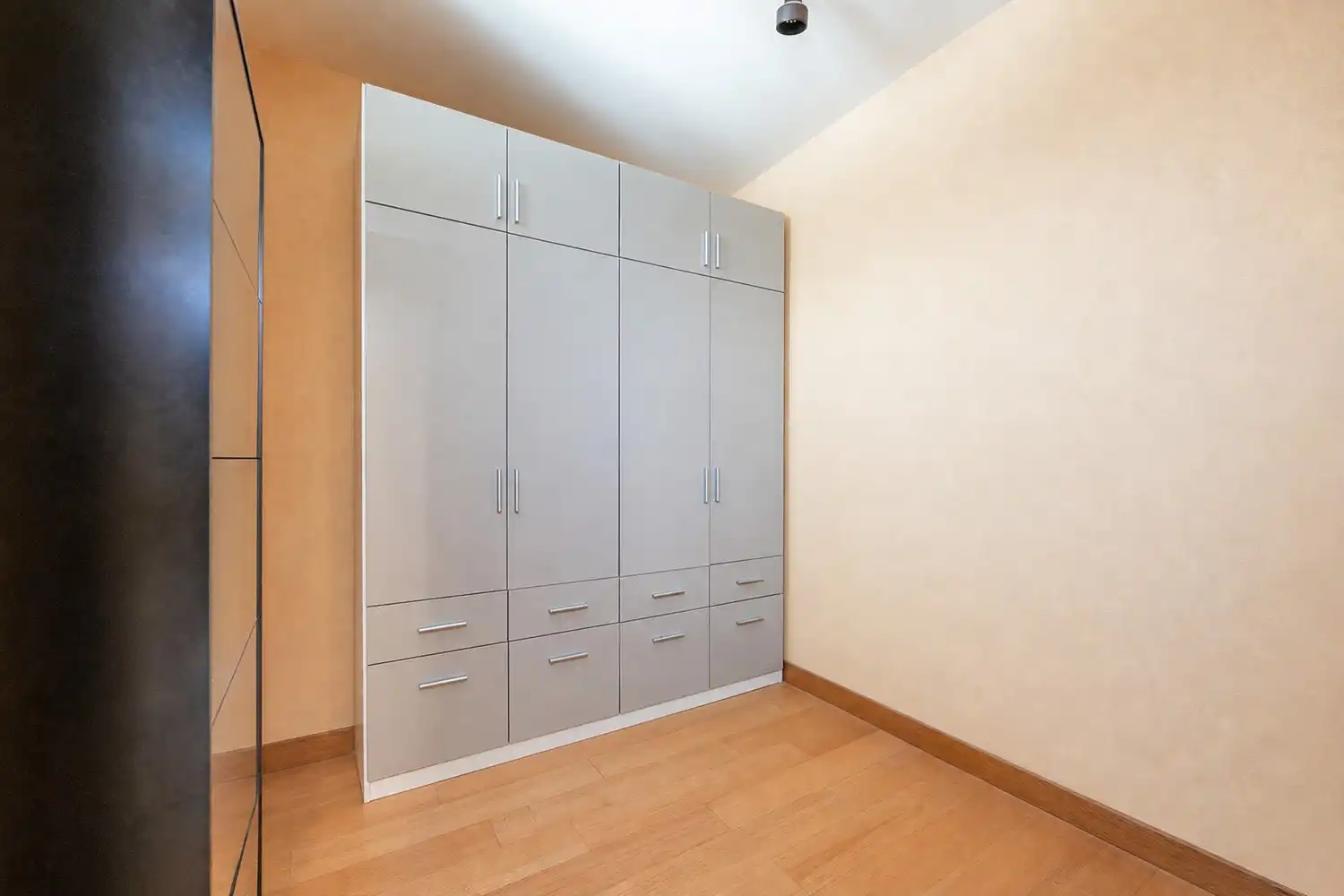 Verzorgd 3-slaapkamer appartement met garagebox foto 14