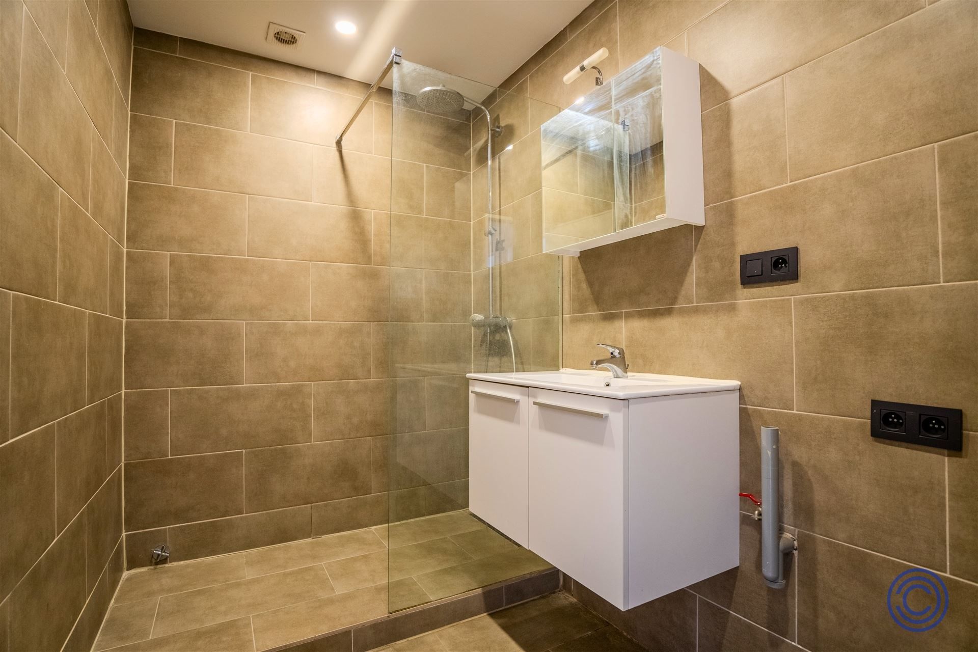 Ruim 2-slpk appartement van ca. 94m² in hartje Antwerpen foto 4