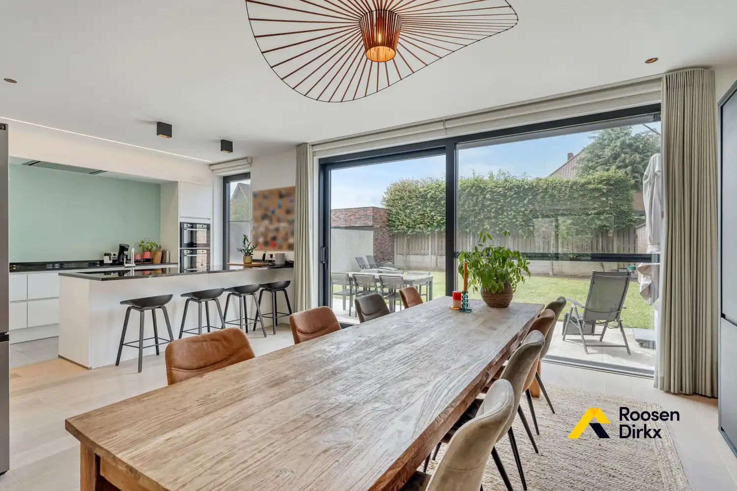 Luxueuze gezinswoning met 3 slaapkamers en 2 badkamers op toplocatie foto 9