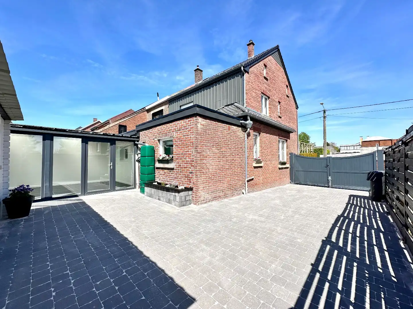 Ruime en gerenoveerde gezinswoning met 3 slaapkamers en veel comfort foto 11