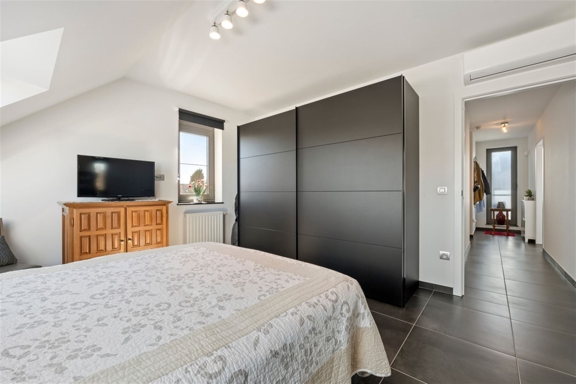 INSTAPKLAAR 2 SLK APPARTEMENT MET ONDERGRONDSE STAANPLAATS IN HARTJE MAASMECHELEN  foto 23
