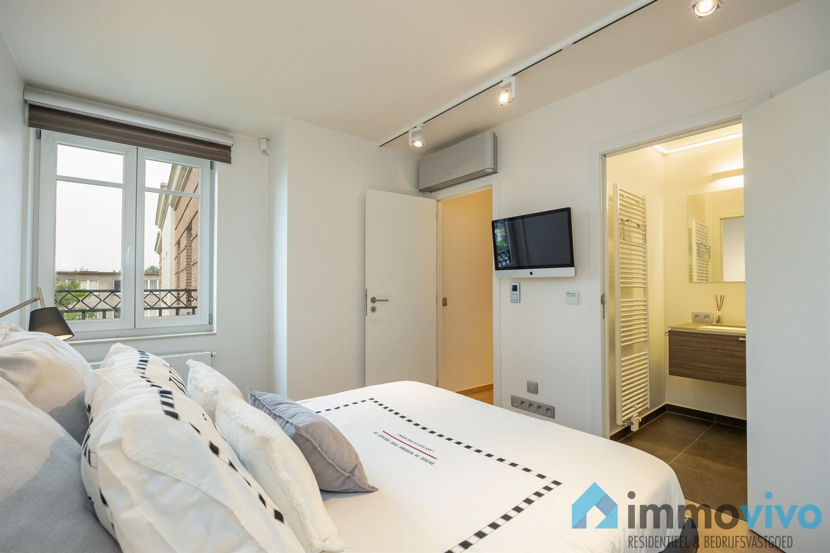 Recent ruim dakappartement met 2 slaapkamers, 2 badkamers en ruim terras foto 14