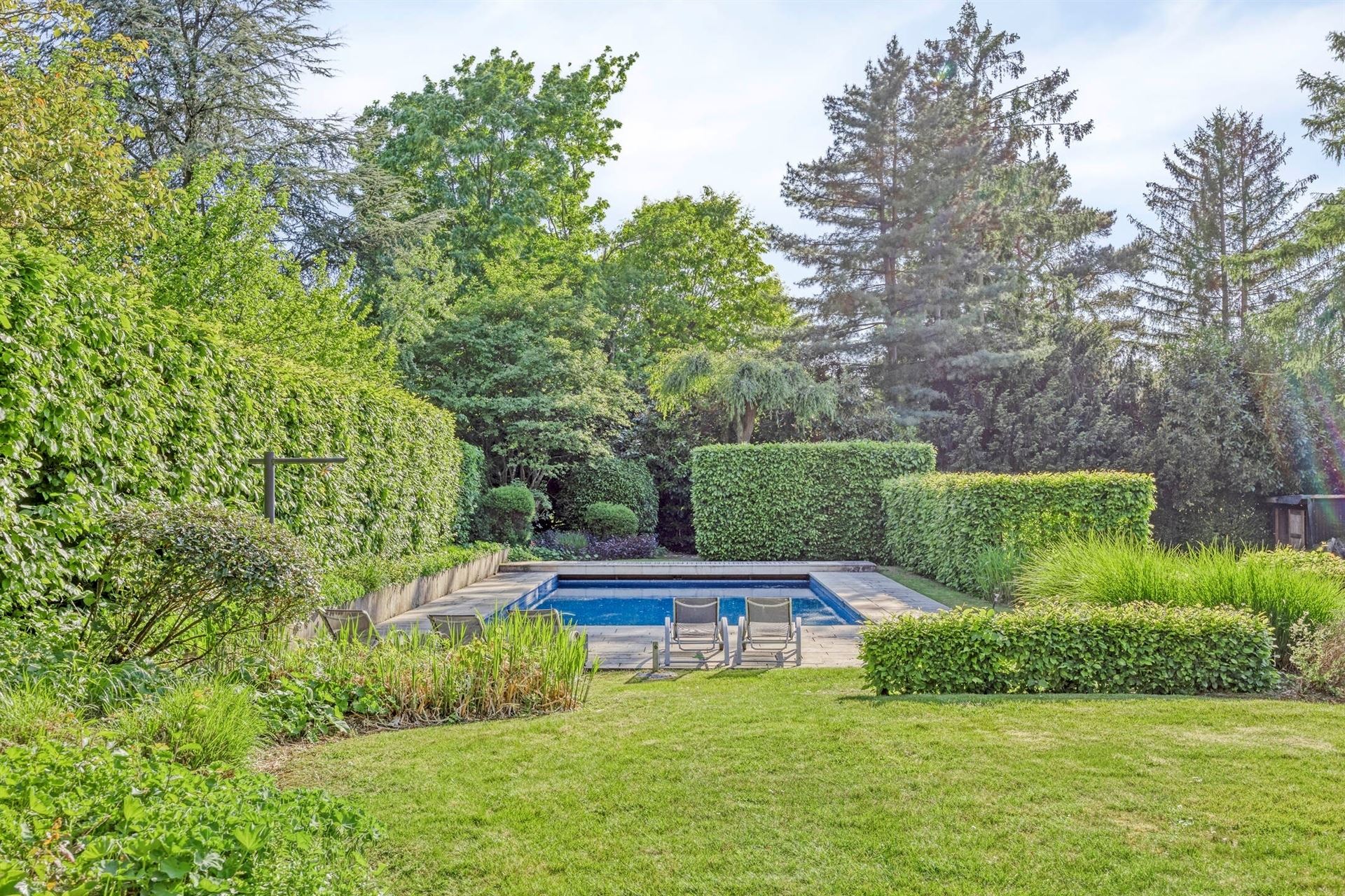 Ruime klassieke villa met zwembad in doodlopende straat foto 35