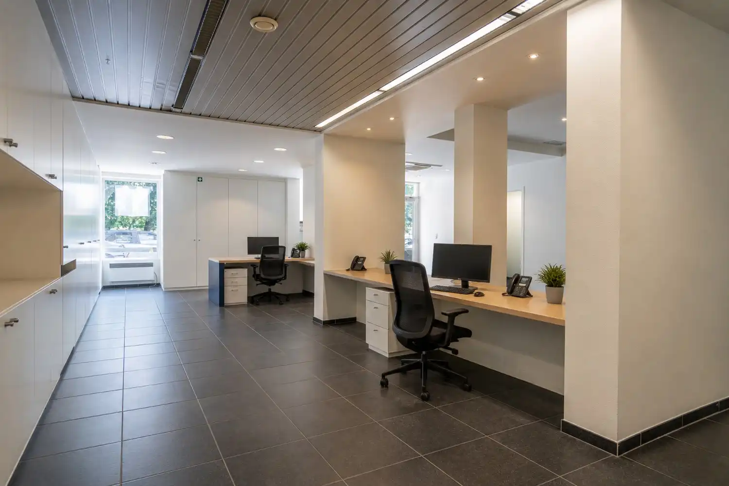 RUIME KANTOORRUIMTE 203 m² MET GARAGEBOX foto 7