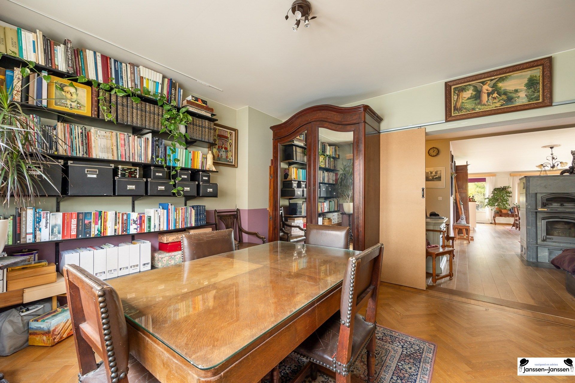 Prachtig gerenoveerde woning met 3 slaapkamers en groene tuin in Ekeren! foto 5