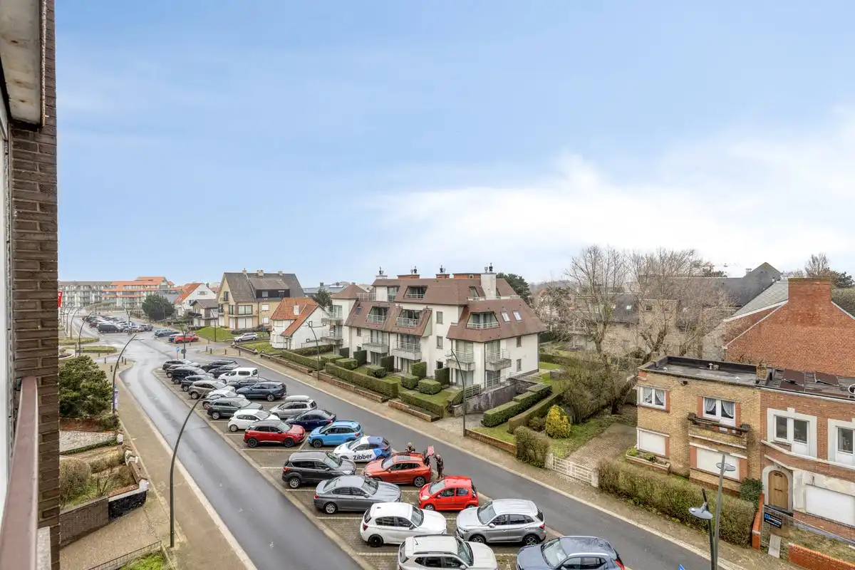 Ruim appartement met twee slaapkamers te koop in Koksijde! foto 5