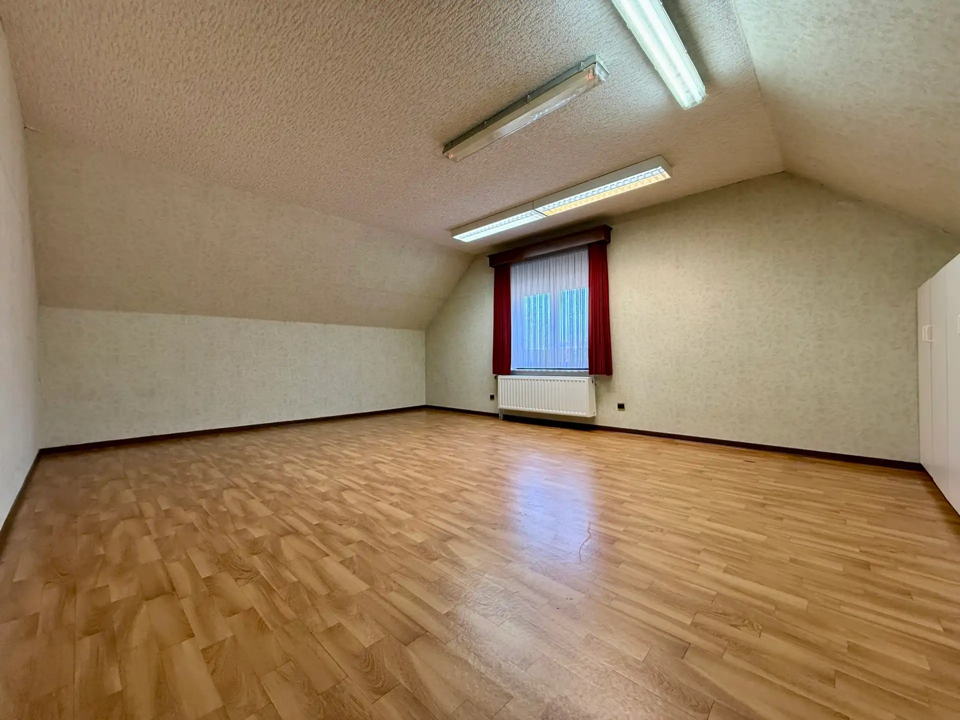 Vrijstaande woning met 4 slaapkamers op perceel van 6a72 foto 22