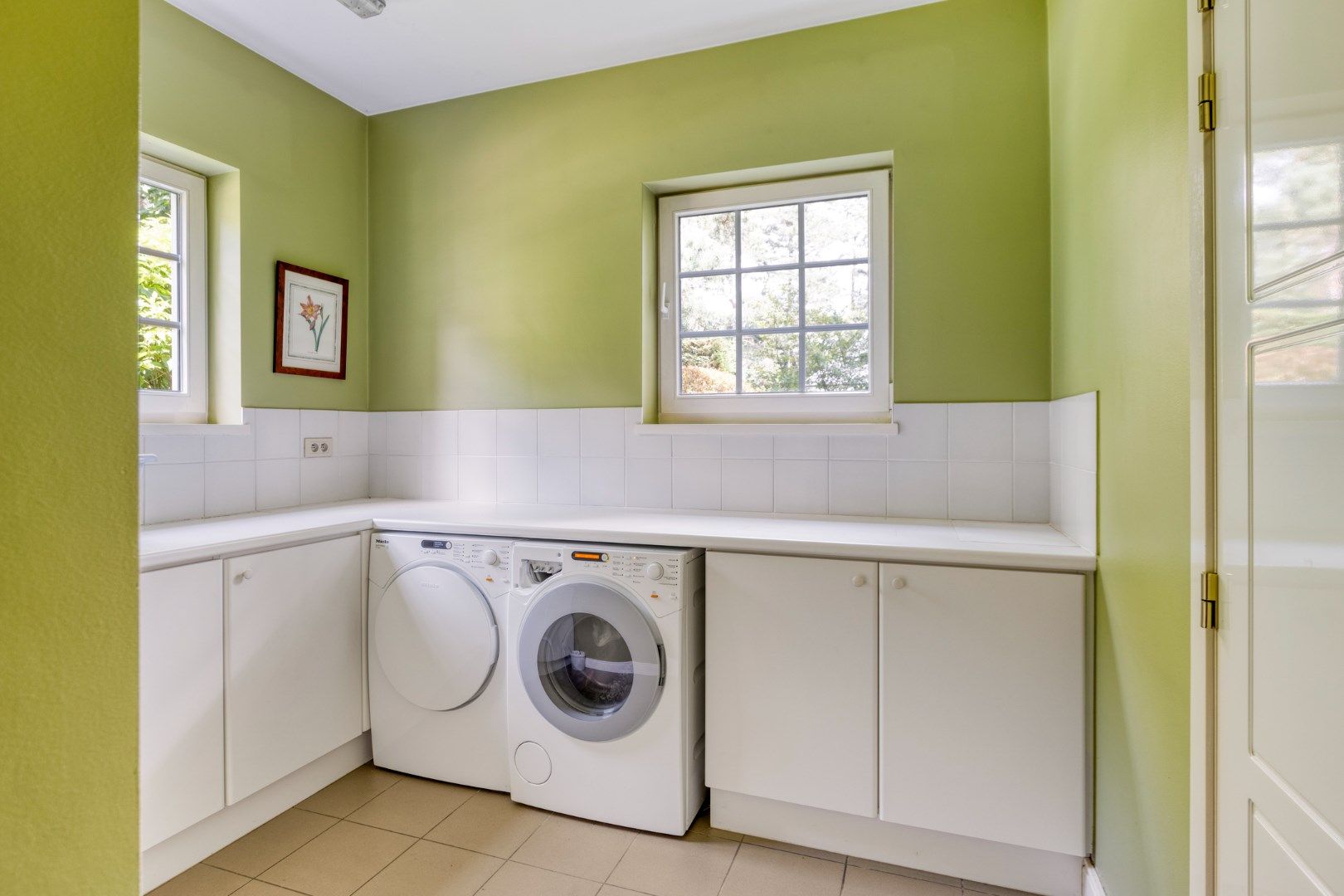 Prachtige villa met ruime tuin, zwembad en dubbele garage in Mol-Wezel ! foto 11