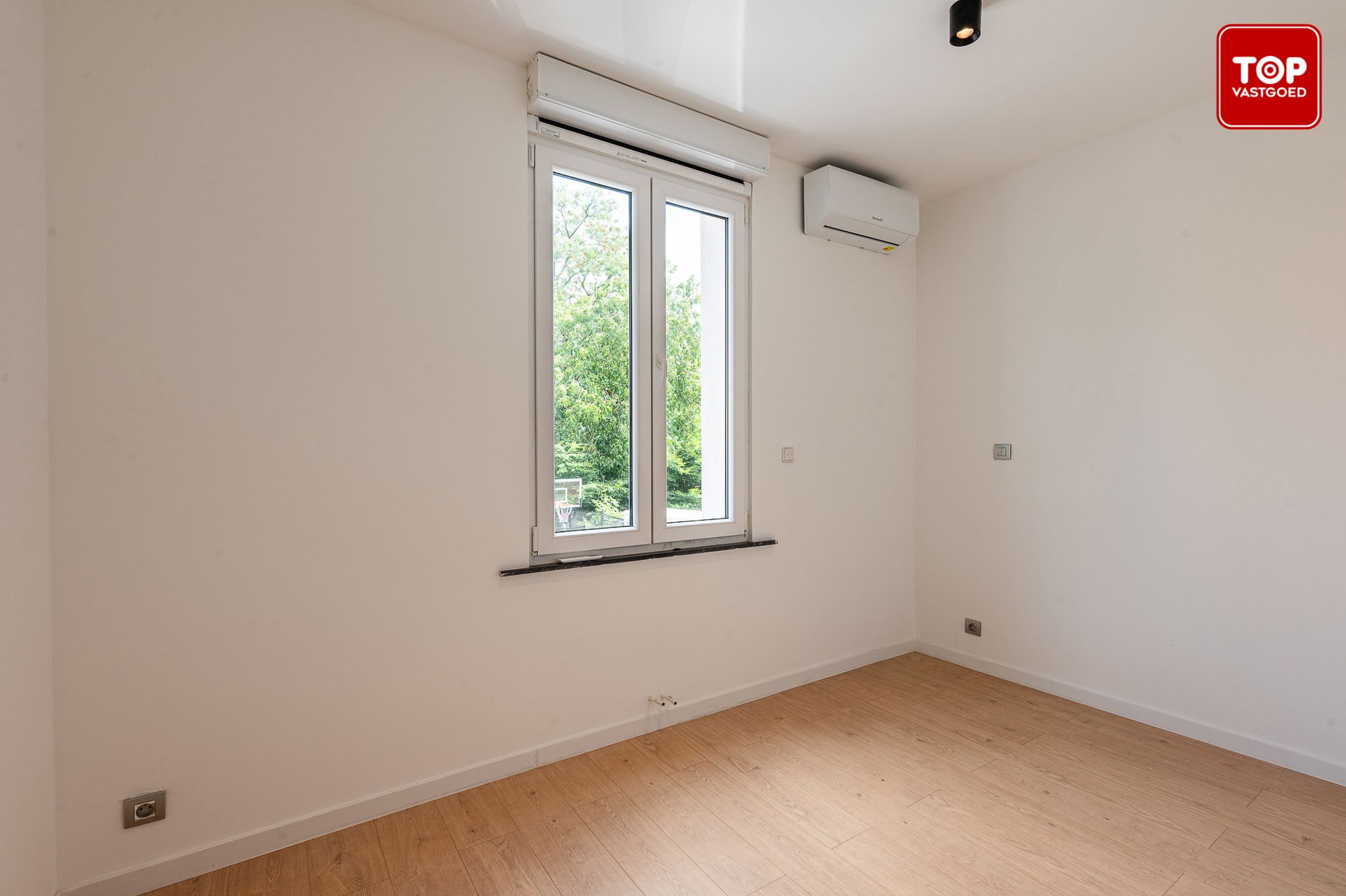 Stijlvol gerenoveerde gezinswoning met 4 slaapkamers en gezellige tuin foto 19