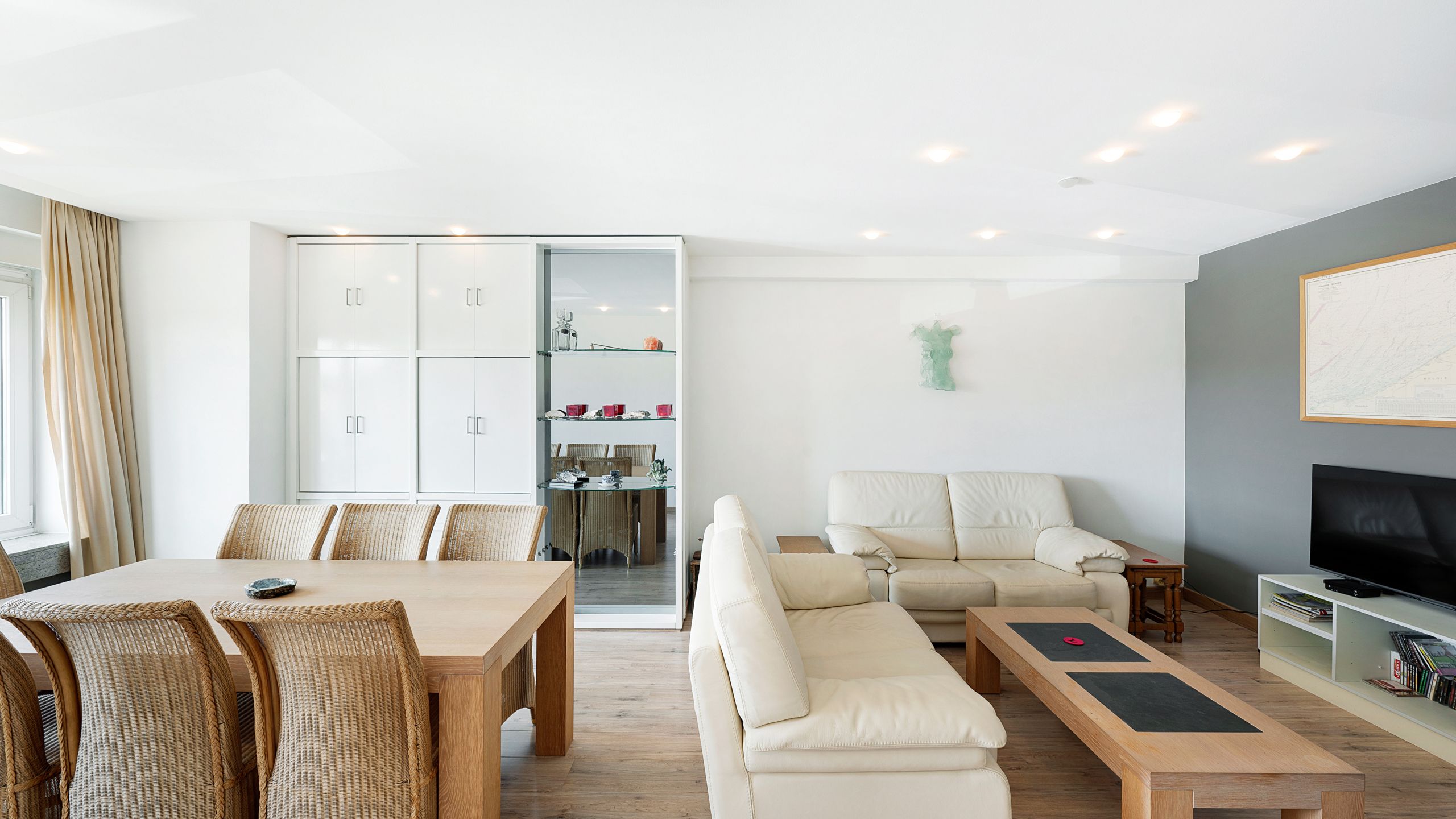 Ruim 3-slpk appartement met vrij uitzicht op de Koningslaan  foto 9