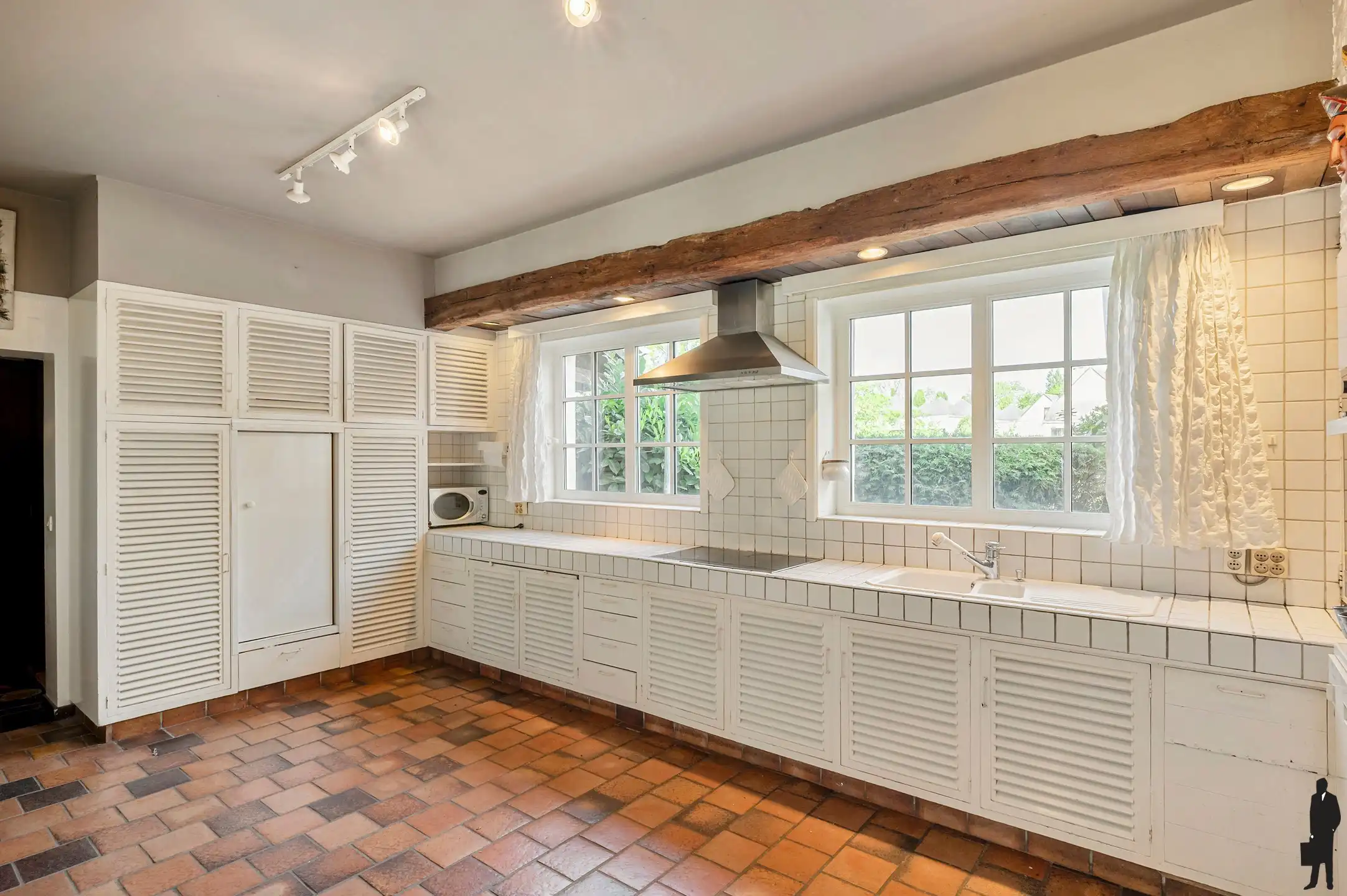 Uniek landhuis met ruim bijgebouw op riant perceel van 4.855 m², pal zuid georiënteerd foto 7