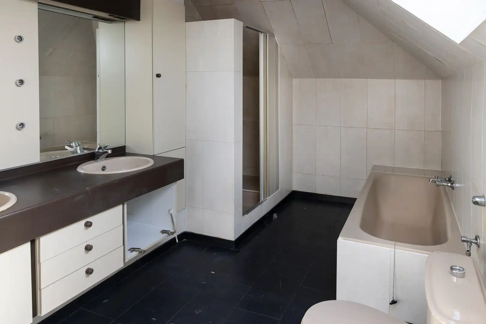 Te renoveren villa op perceel van 2.433 m². foto 12