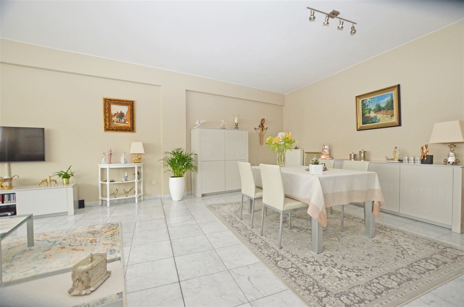 Goed onderhouden appartement in residentie 'Villers' foto 4