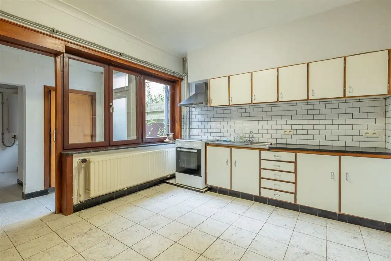 Woning met 3slk, tuintje en werkhuis foto 9