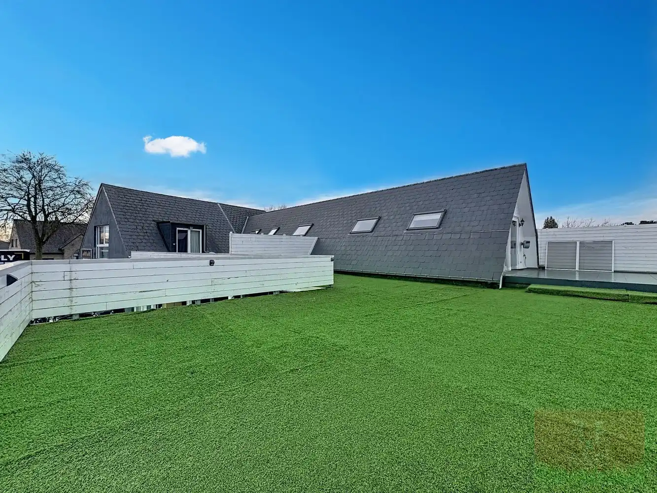 Loft op 1ste verdieping met 2 slaapkamers, zonneterras en een carport foto 14