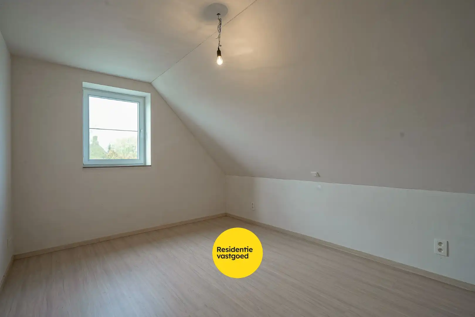 Halfopen woning met 3 slaapkamers te huur in Aartrijke foto 12
