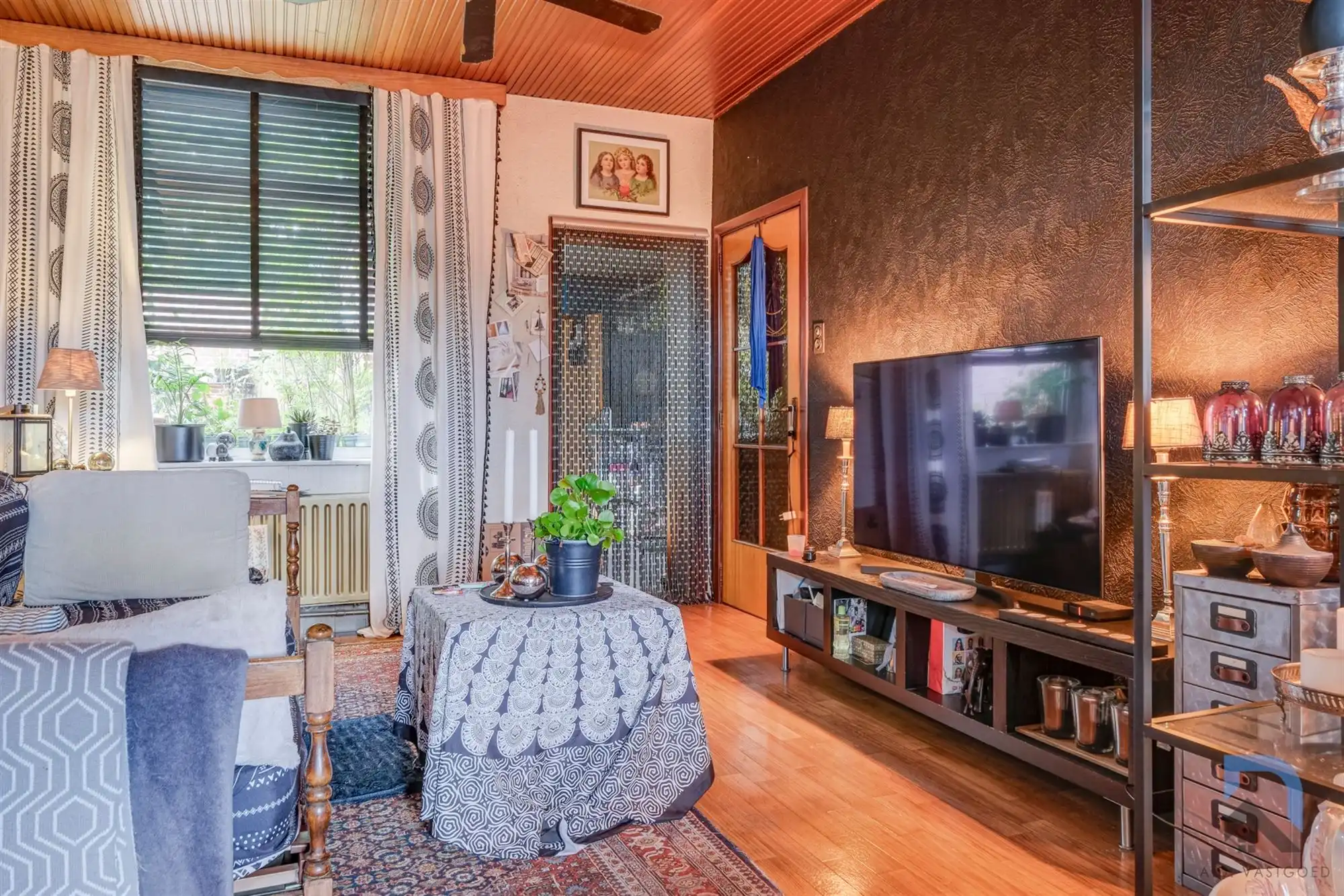 Woning op toplocatie met grote tuin foto 5