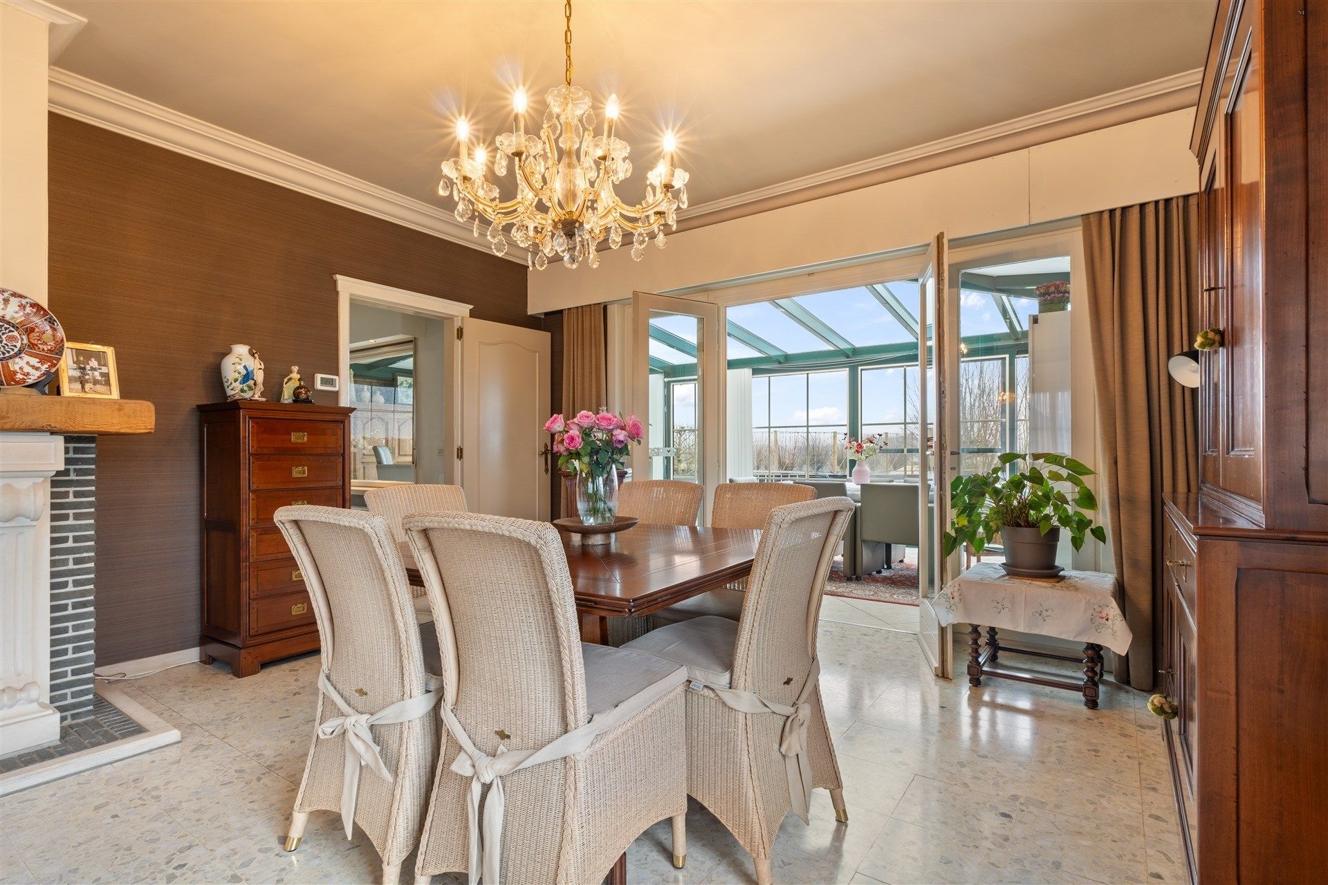 Open bebouwing met uitzicht over weides op 1.034m² grond foto 12