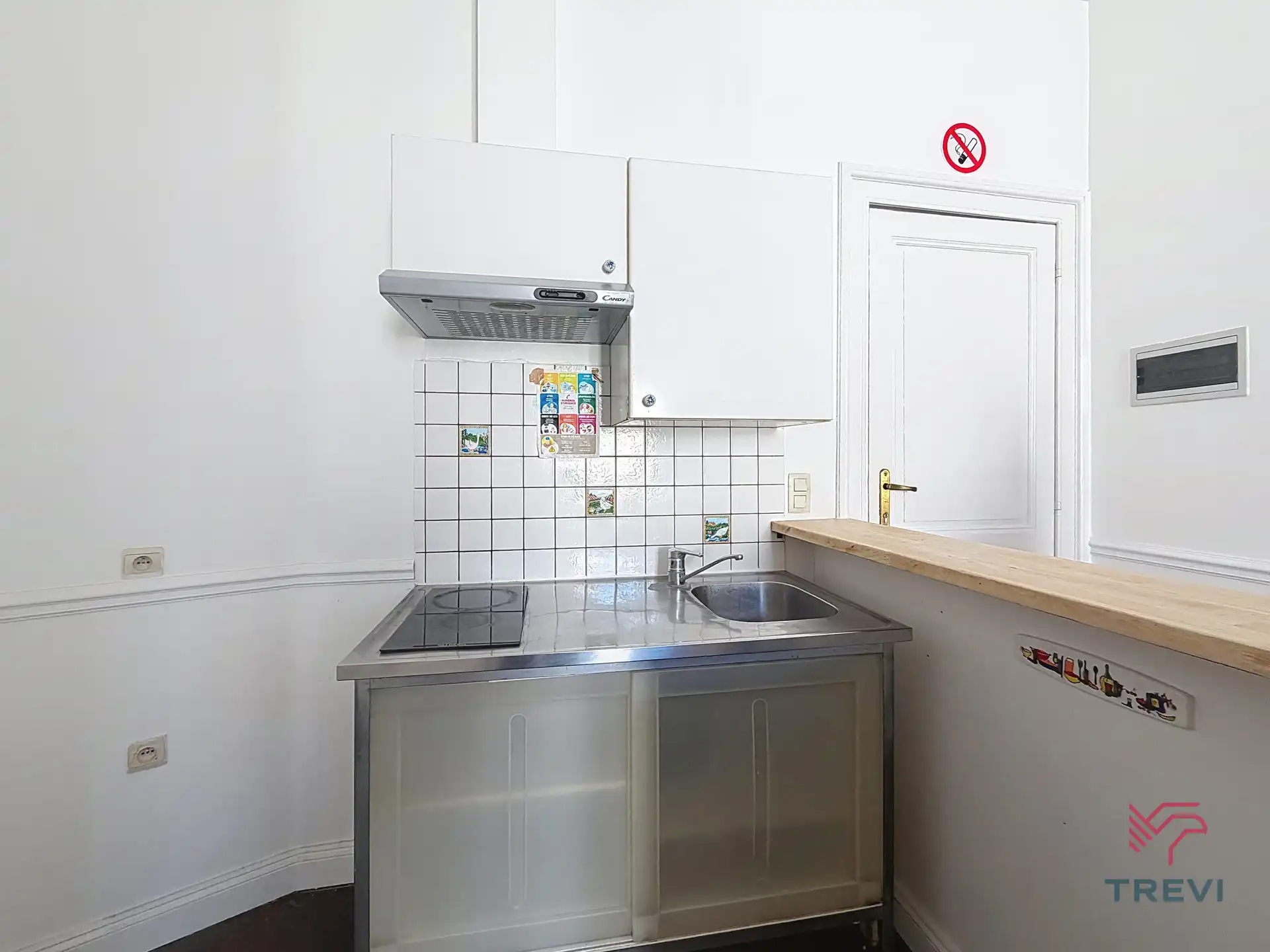 Ongemeubileerde studio, ideaal gelegen foto 3