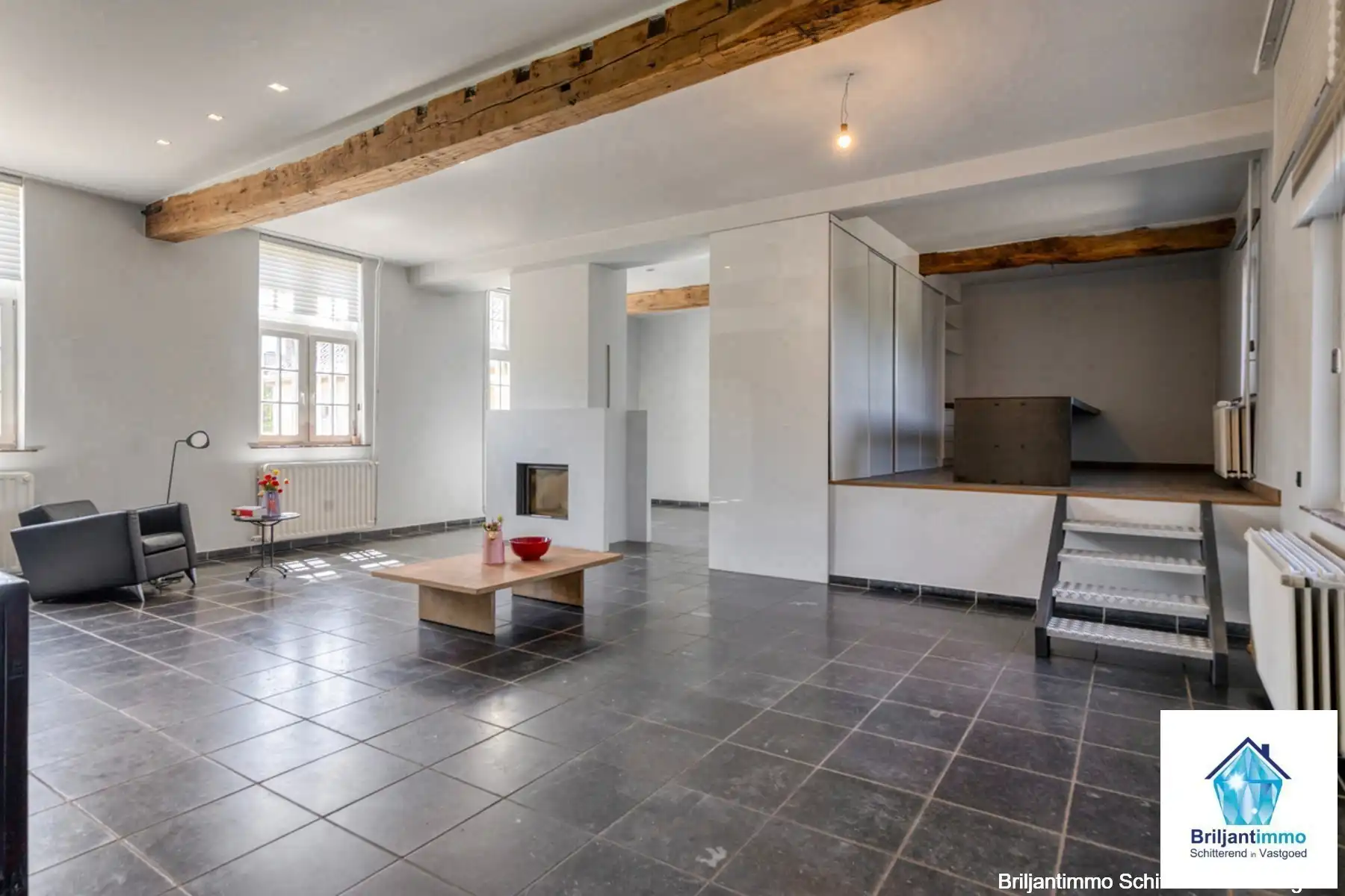 Uiterst charmante en gerenoveerde hoeve met gezellige tuin foto 5