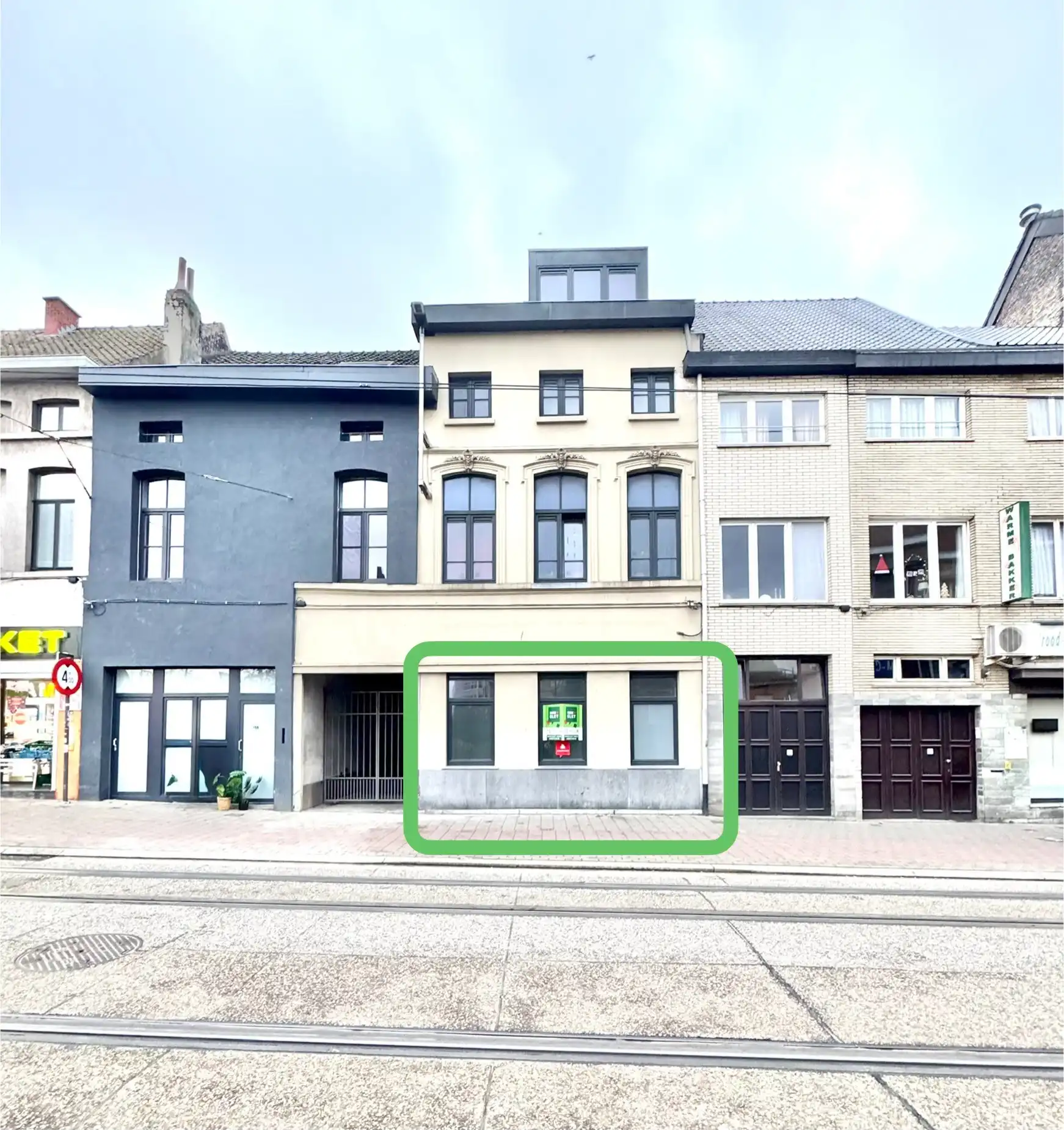 GELIJKVLOERS APPARTEMENT| 2 KAMERS | 1 PARKEERPLAATS | TERRAS foto 6