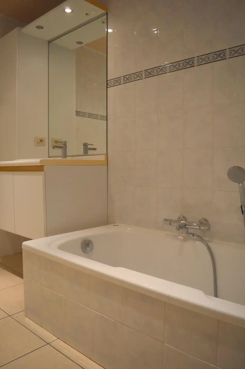 Instapklaar appartement met schitterend zicht in centrum Bellegem foto 8