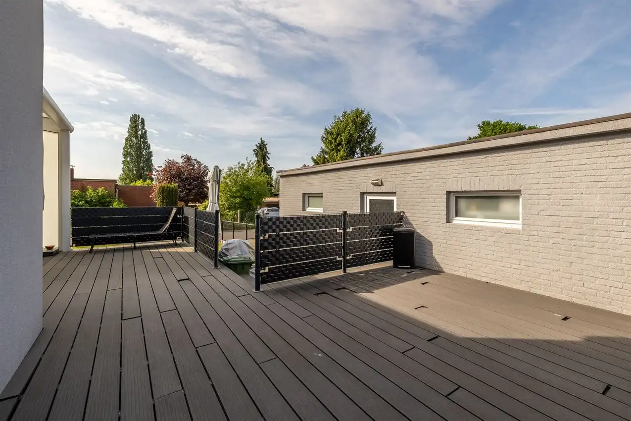 Gunstig gelegen woning, gelijkvloers, 2 slpk, omheinde tuin, garage foto 6
