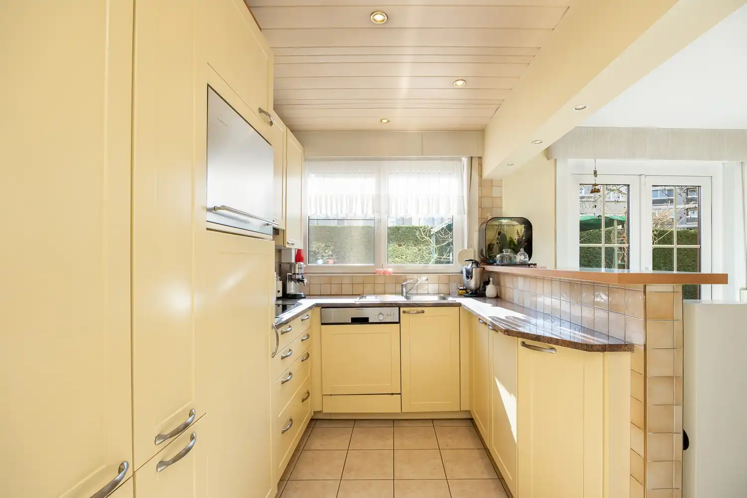 Instapklaar 3-slk gelijkvloersappartement met uitzonderlijke tuin (280m²) foto 14