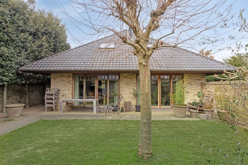 Prachtige luxueus afgewerkte woning op een perceel van 572 m² TE KOOP in DESSELGEM! foto {{pictureIndex}}