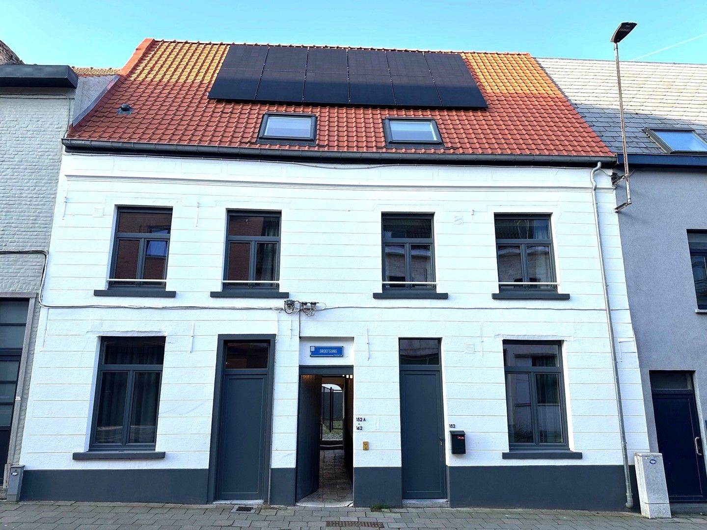 Bemeubelde studio foto {{pictureIndex}}
