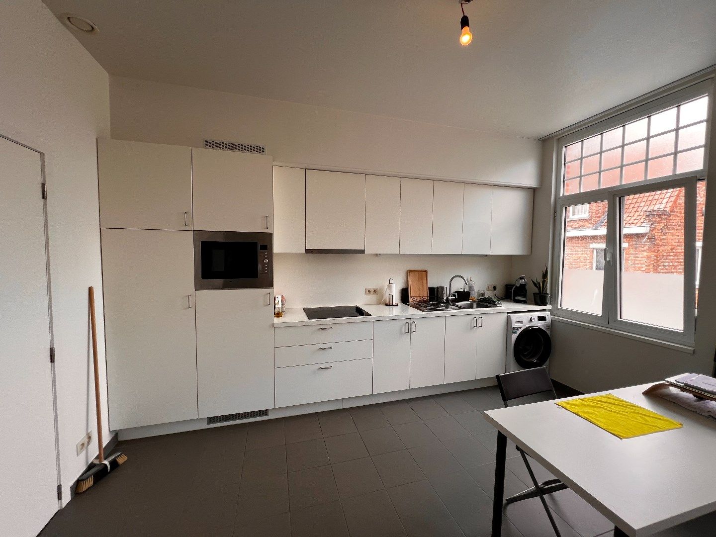 GEZELLIGE APPARTEMENT MET 1 SLAAPKAMER EN TERRAS IN CENTRUM IEPER foto 4
