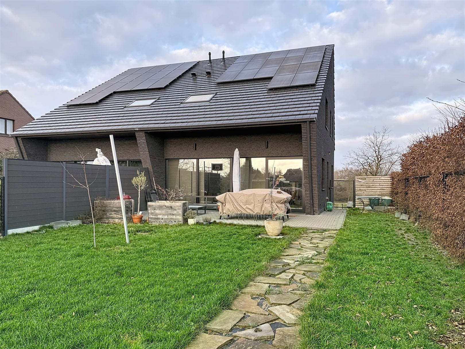 Moderne woning met 3 slpks, tuin, parking foto 3