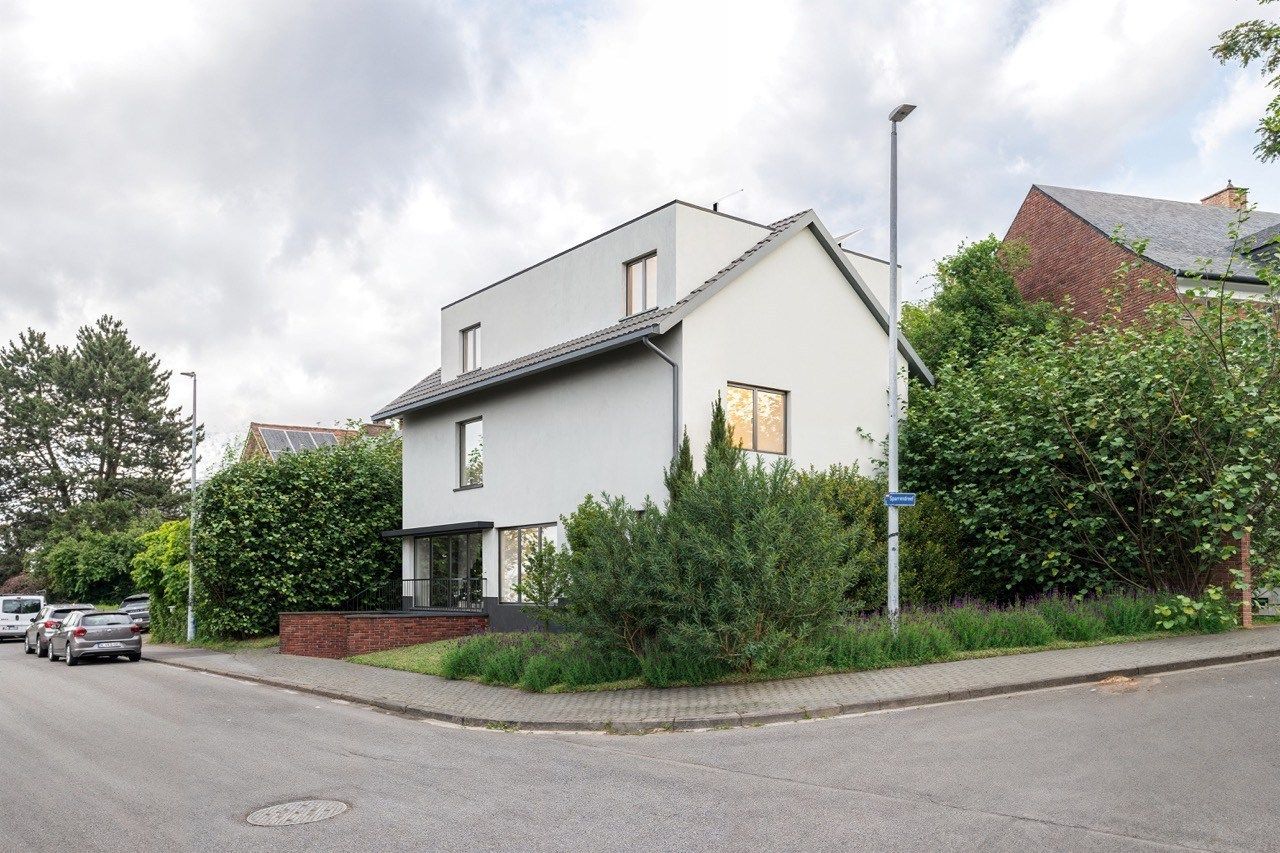 Volledig gerenoveerd en gemeubelde studentenkamer met privé badkamer en tuin - EPC A!  foto 3