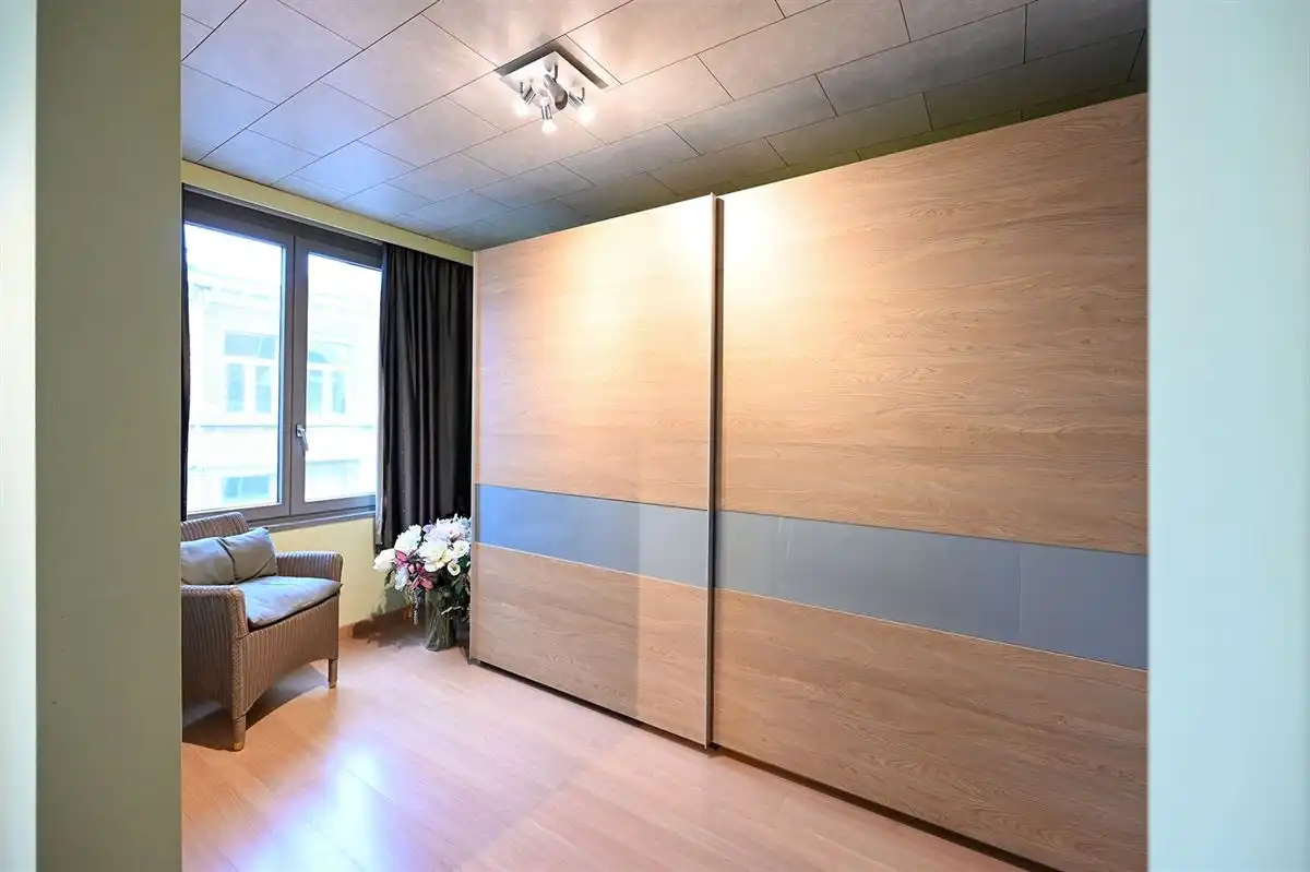 Mooie en gerenoveerde woning in populaire straat te Borgerhout foto 17