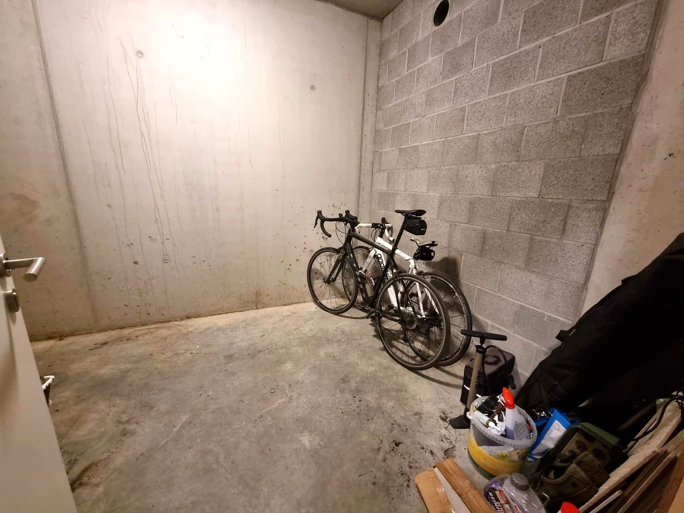 Ruim dakappartement van 95m² met zonnig, groot terras, kelderberging en parkeerplaats ondergronds. foto 15