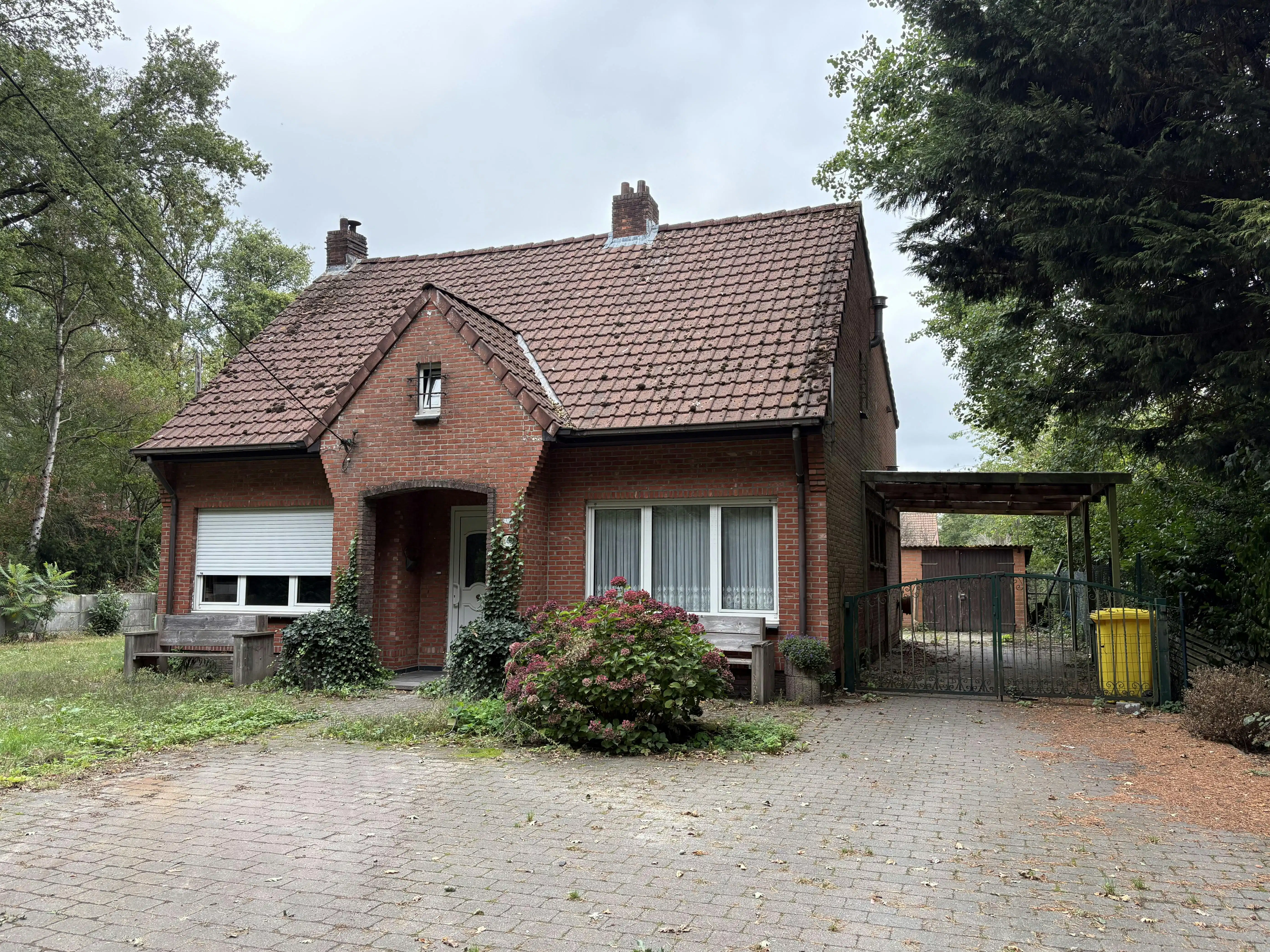 Te renoveren te koop met 4 à 5 slaapkamers te Essen-Wildert! foto 3