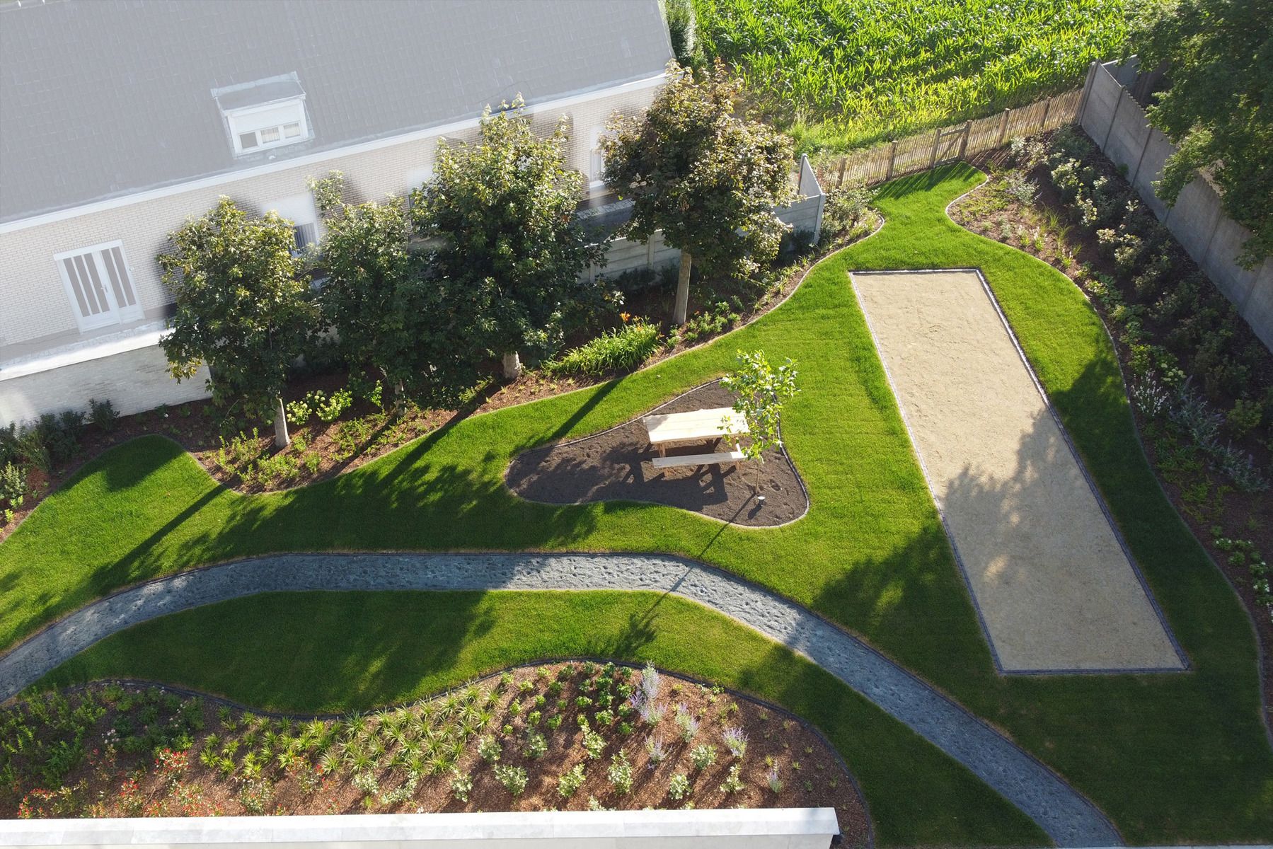 High-end, energiezuinig kantoor met ruime parkeerplaats foto 3
