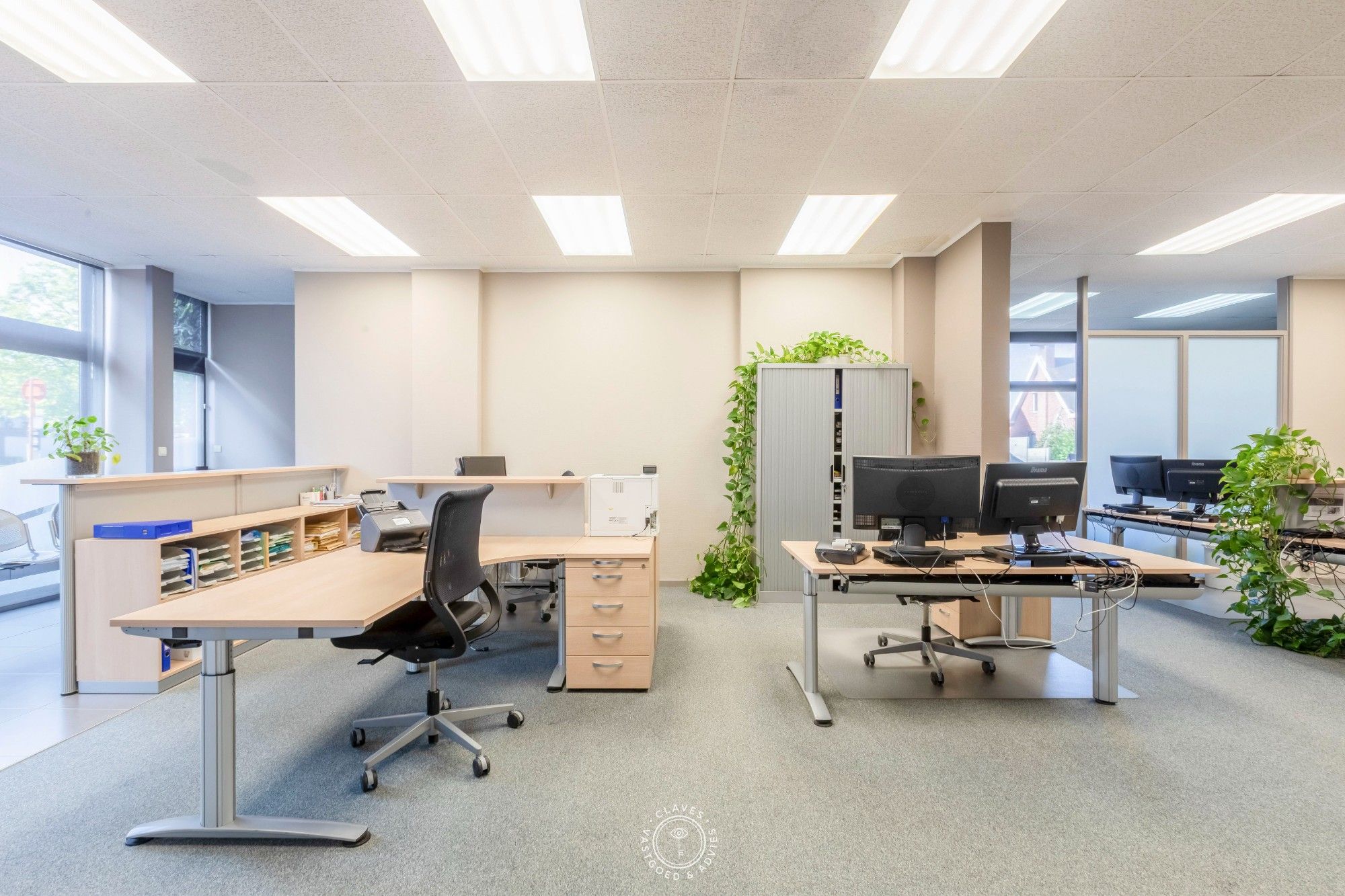 Welgelegen kantoorruimte met goede visibiliteit foto 13