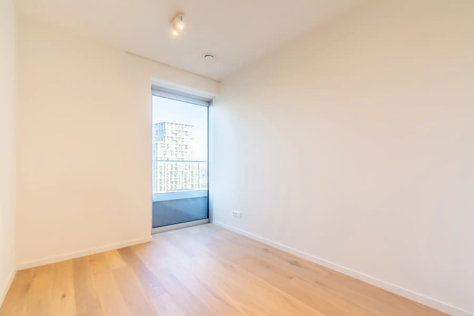 Prachtig 2-kamer app. met prachtig zicht over park en stad foto 12