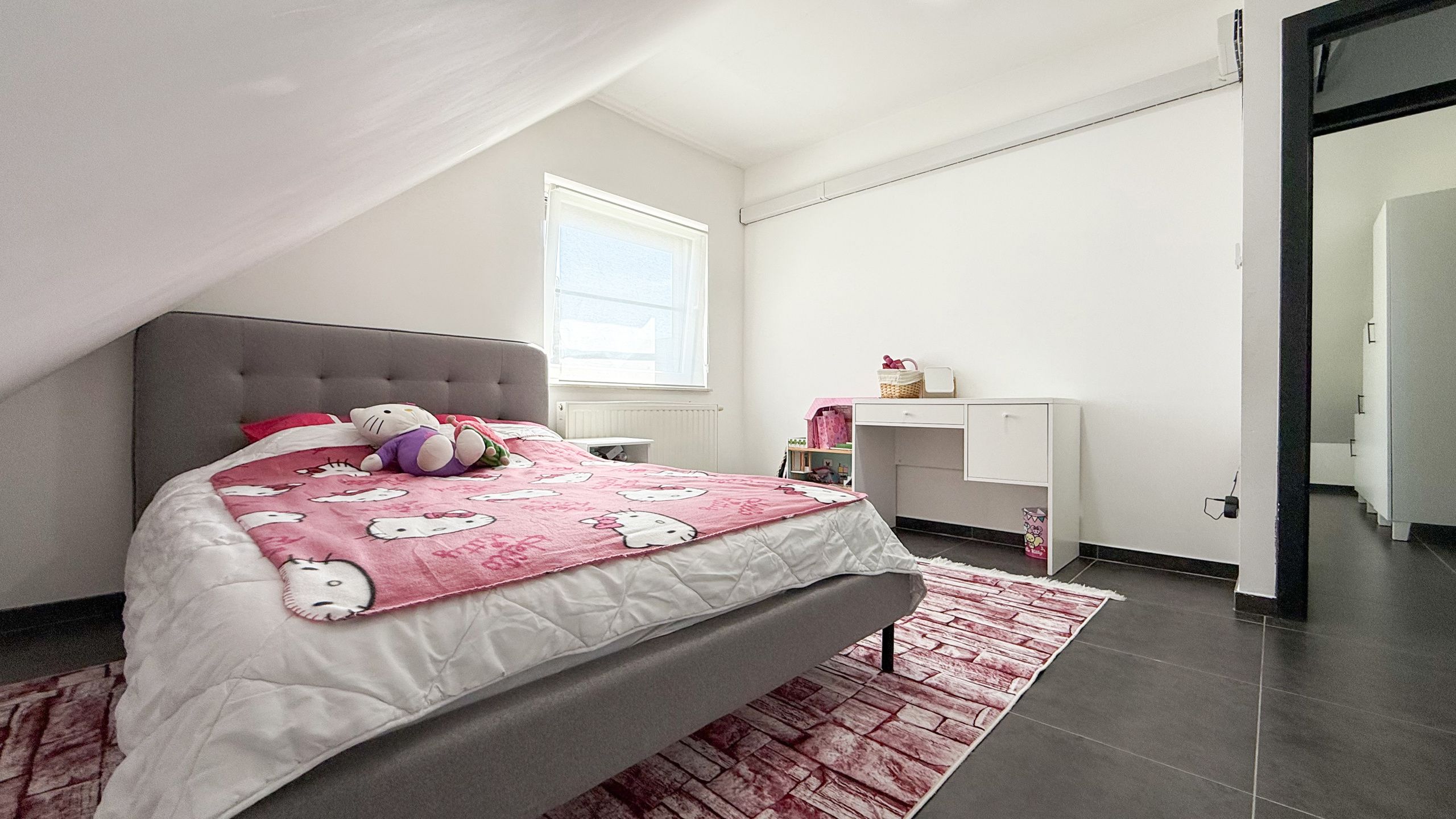 Instapklare woning met 4 spks en volledig aangelegde tuin! foto 29