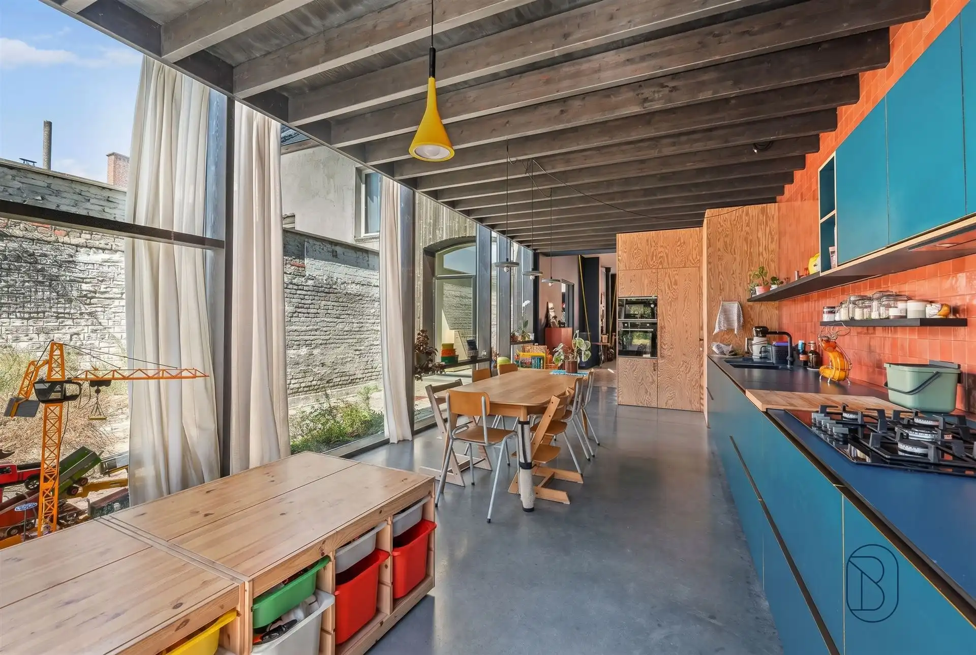 Prachtig gerenoveerde herenwoning met tuin & atelier/duplex foto 13